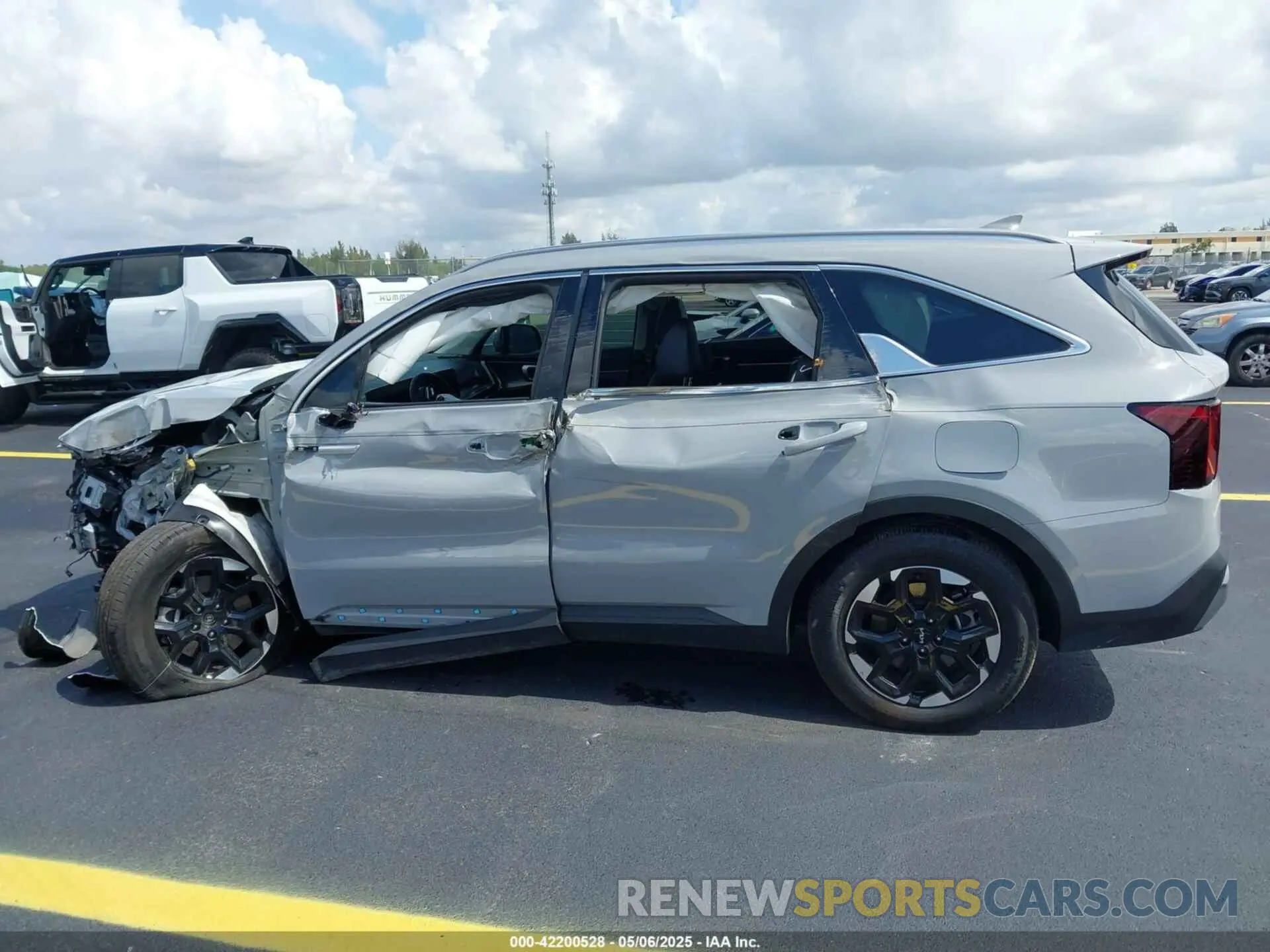 14 Photograph of a damaged car 5XYRL4JC9SG348200 KIA SORENTO 2025