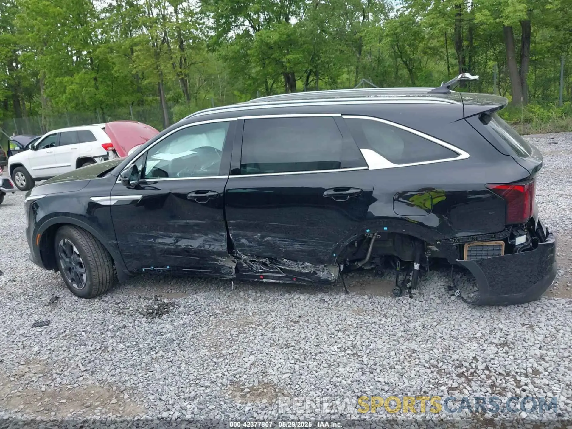 13 Photograph of a damaged car 5XYRLDJC2SG331500 KIA SORENTO 2025