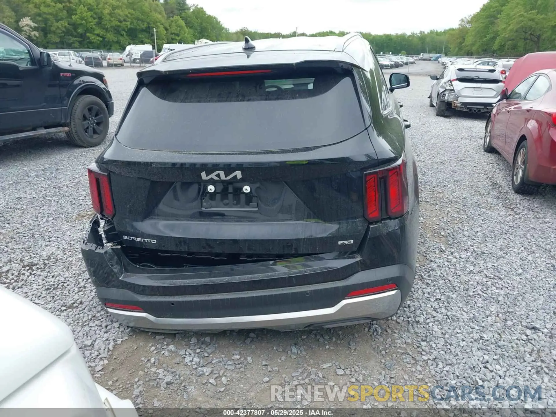 15 Photograph of a damaged car 5XYRLDJC2SG331500 KIA SORENTO 2025