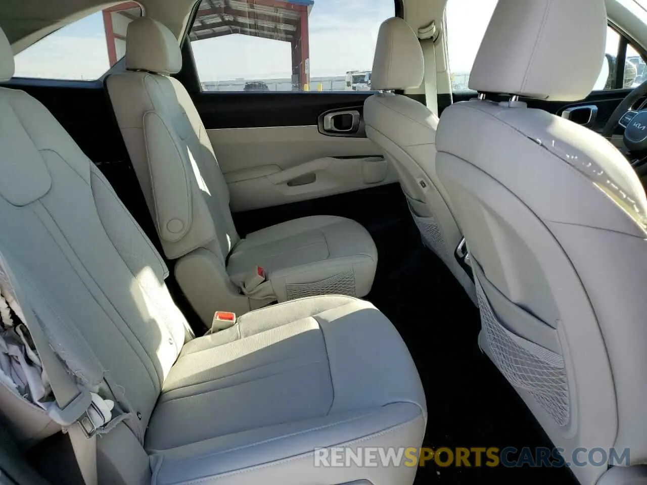 11 Photograph of a damaged car KNDRHDJG5S5339295 KIA SORENTO 2025
