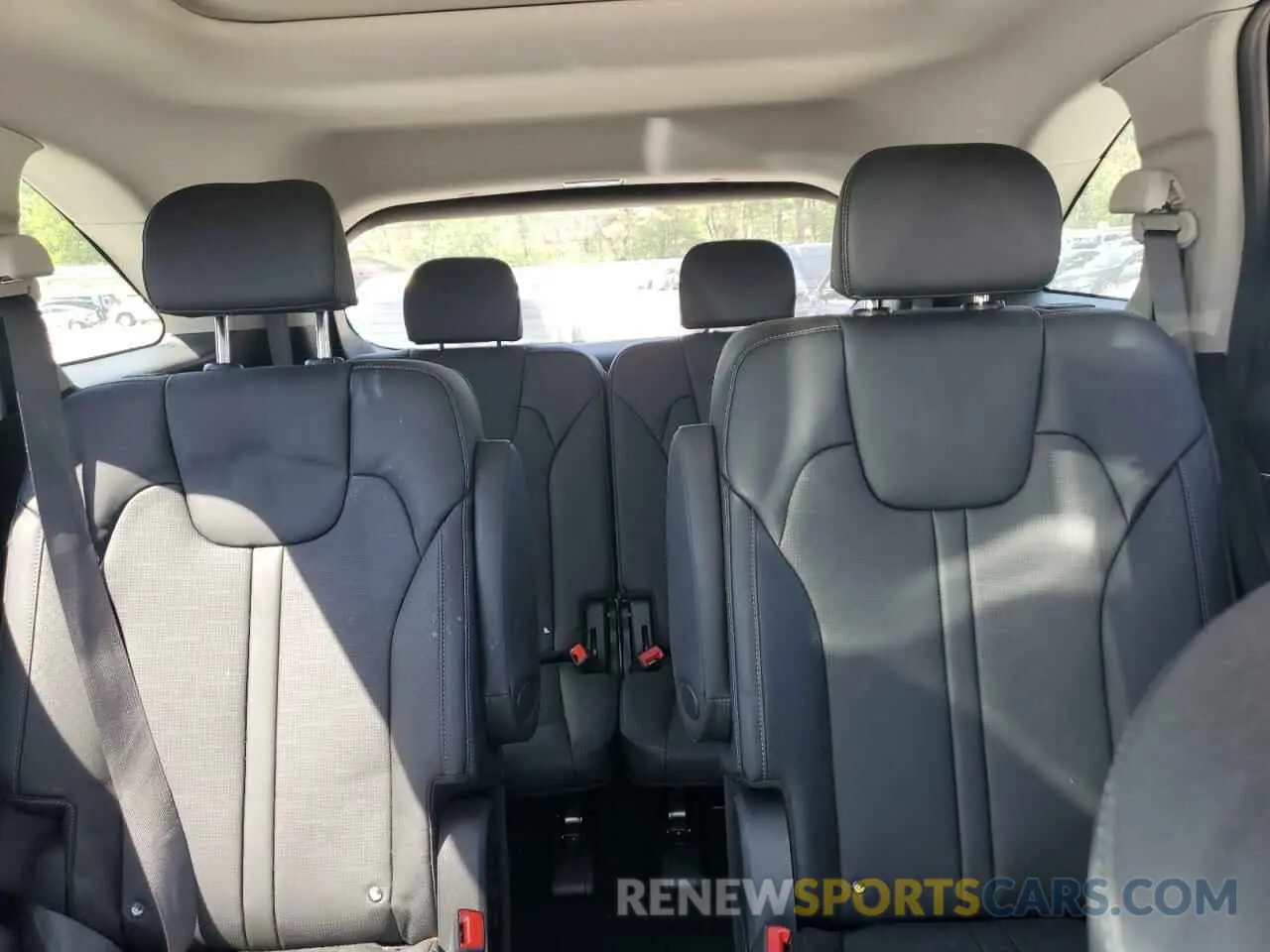 10 Photograph of a damaged car KNDRHDJG7S5287975 KIA SORENTO 2025