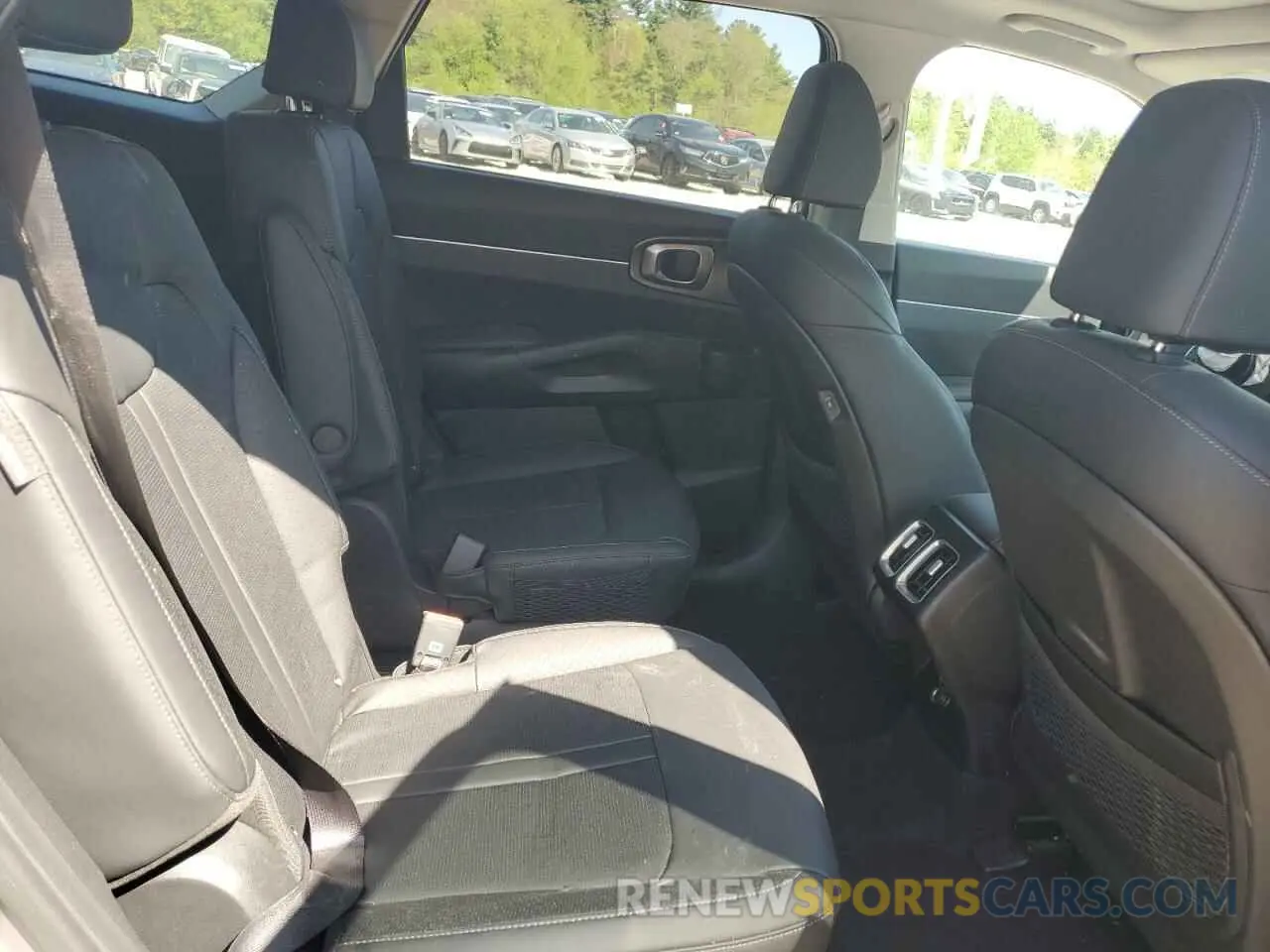 11 Photograph of a damaged car KNDRHDJG7S5287975 KIA SORENTO 2025