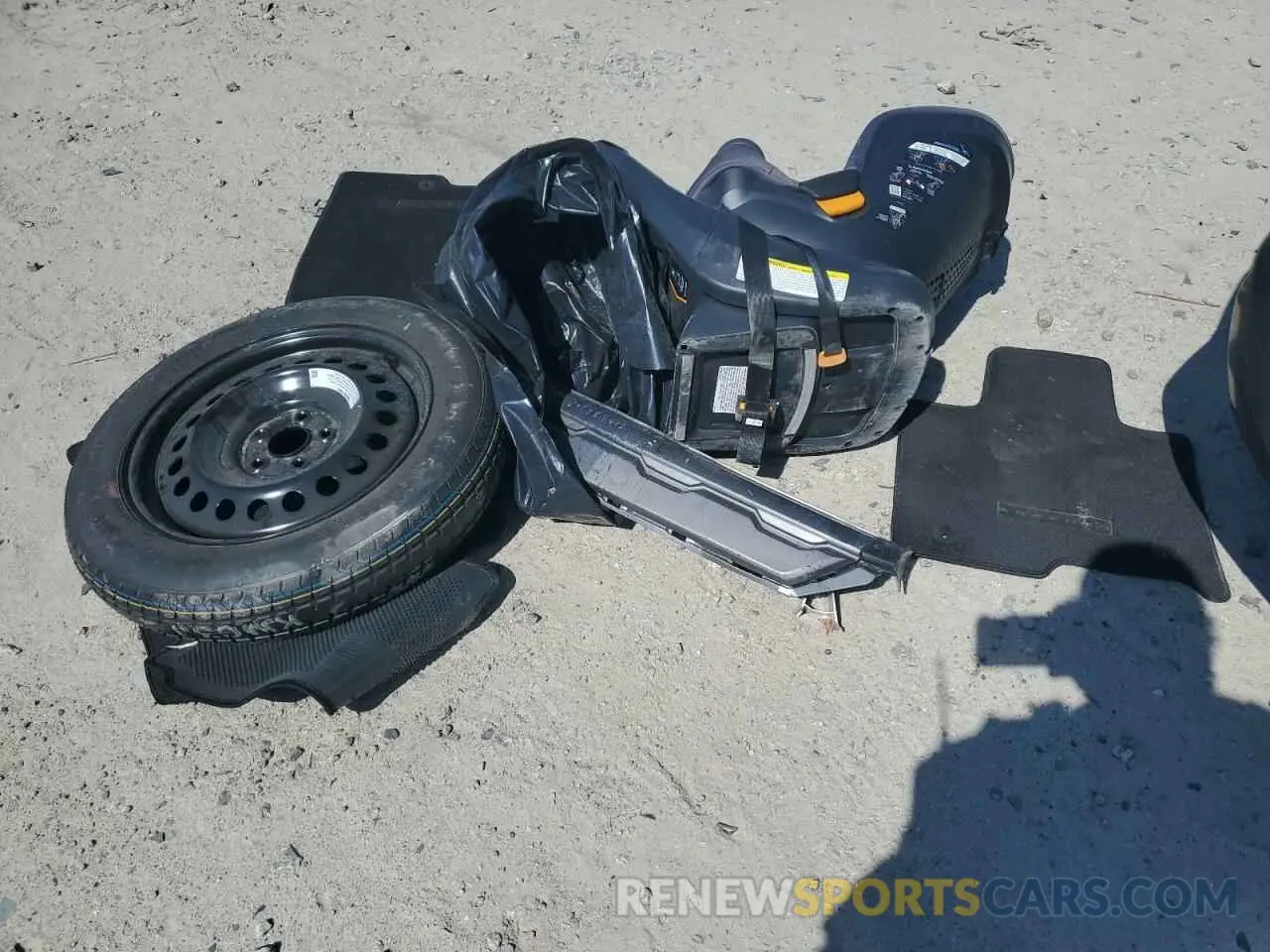 13 Photograph of a damaged car KNDRHDJG7S5287975 KIA SORENTO 2025