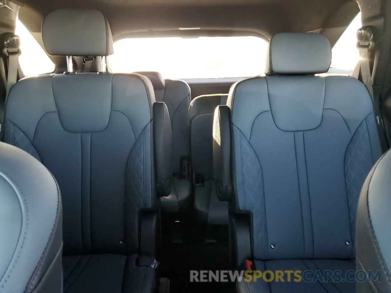 10 Photograph of a damaged car KNDRKDJG0S5333762 KIA SORENTO 2025