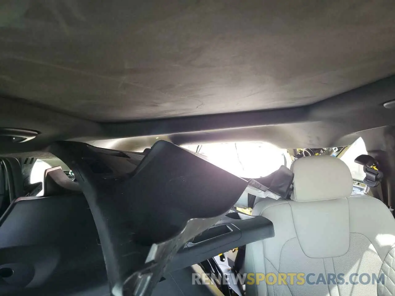 10 Photograph of a damaged car KNDRKDJG6S5323043 KIA SORENTO 2025