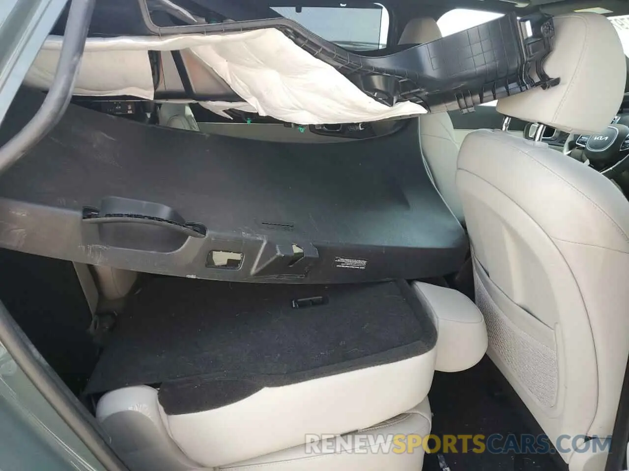 11 Photograph of a damaged car KNDRKDJG6S5323043 KIA SORENTO 2025