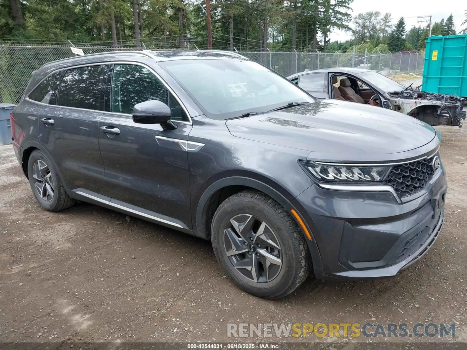 13 Photograph of a damaged car KNDRG4LG0M5036878 KIA SORENTO HYBRID 2021