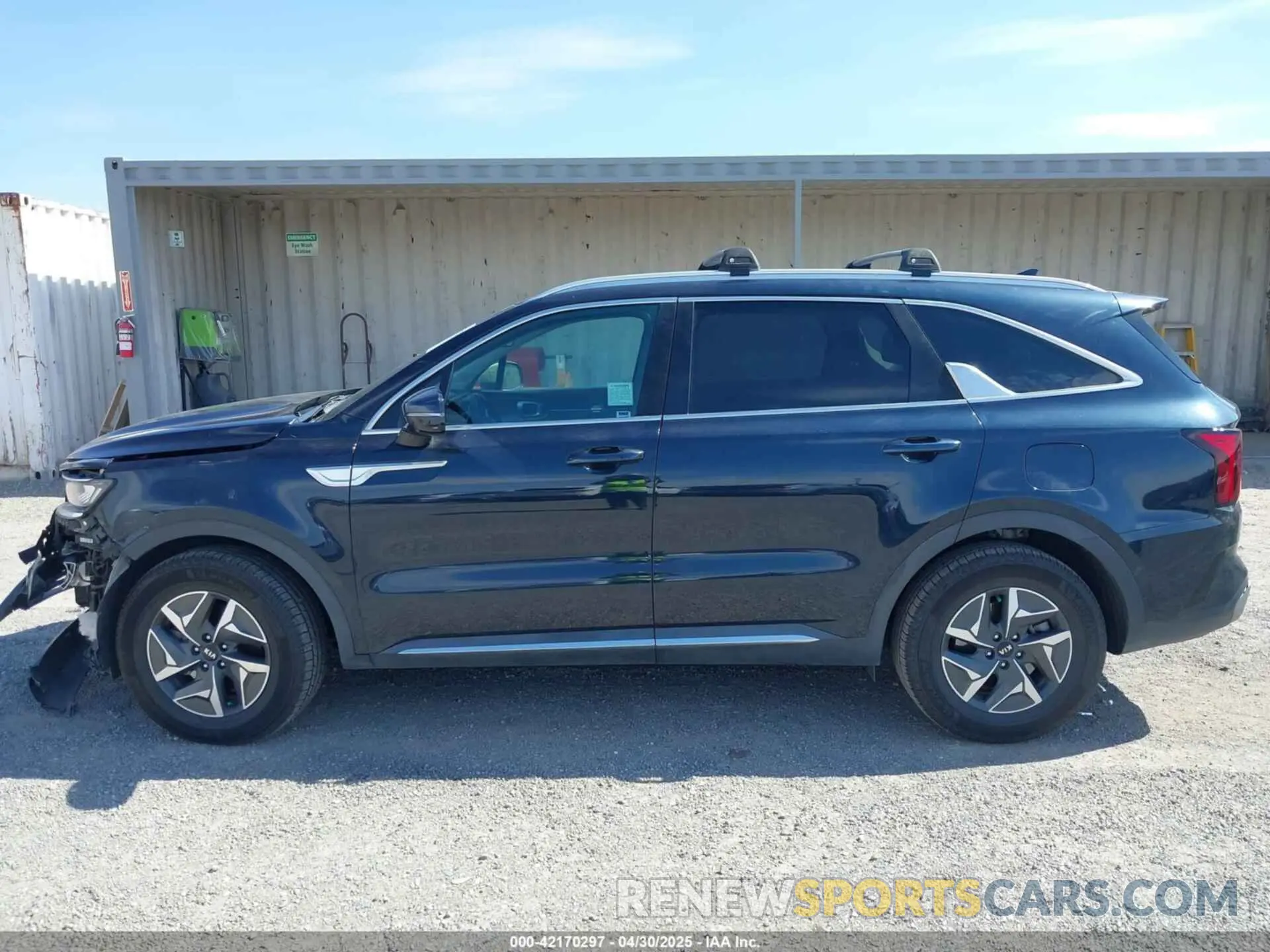 14 Photograph of a damaged car KNDRG4LG5M5057404 KIA SORENTO HYBRID 2021