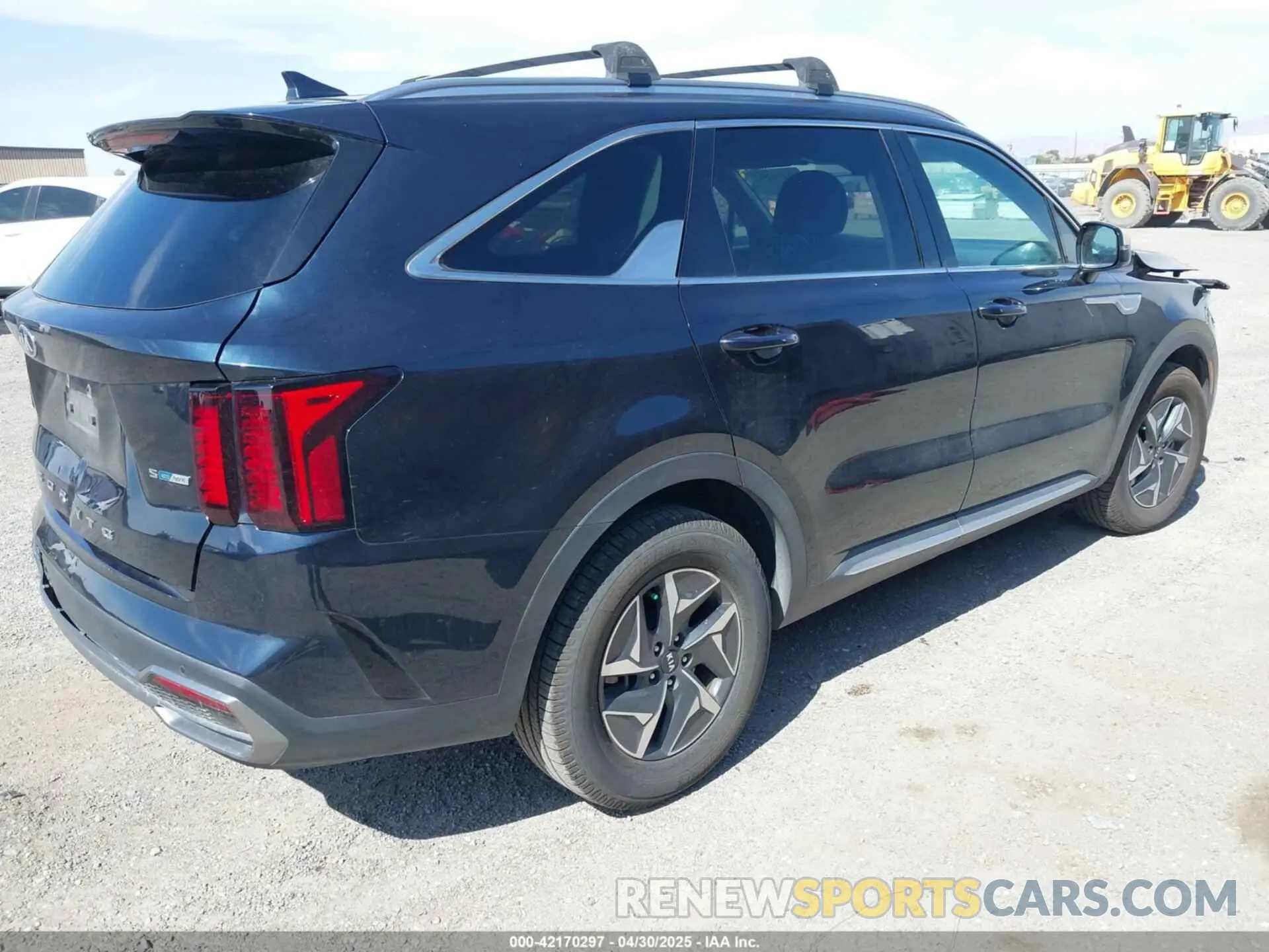 4 Photograph of a damaged car KNDRG4LG5M5057404 KIA SORENTO HYBRID 2021