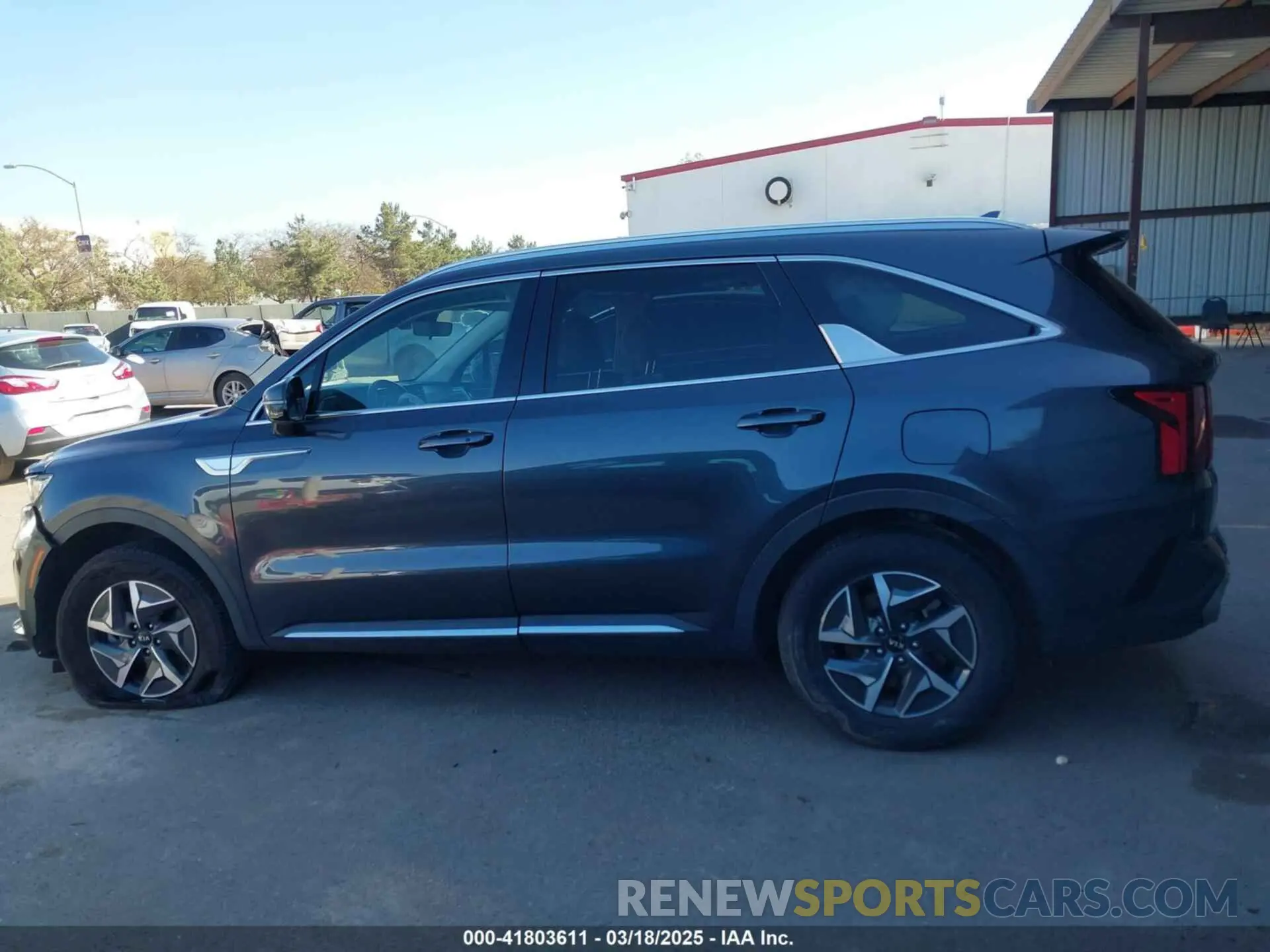 13 Photograph of a damaged car KNDRG4LG7M5038420 KIA SORENTO HYBRID 2021