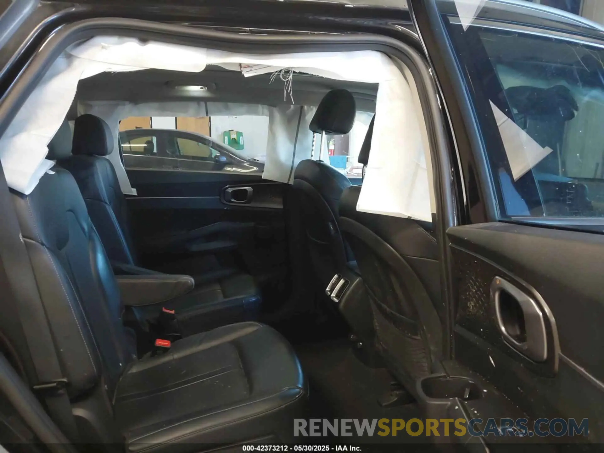 8 Photograph of a damaged car KNDRH4LG3M5018873 KIA SORENTO HYBRID 2021