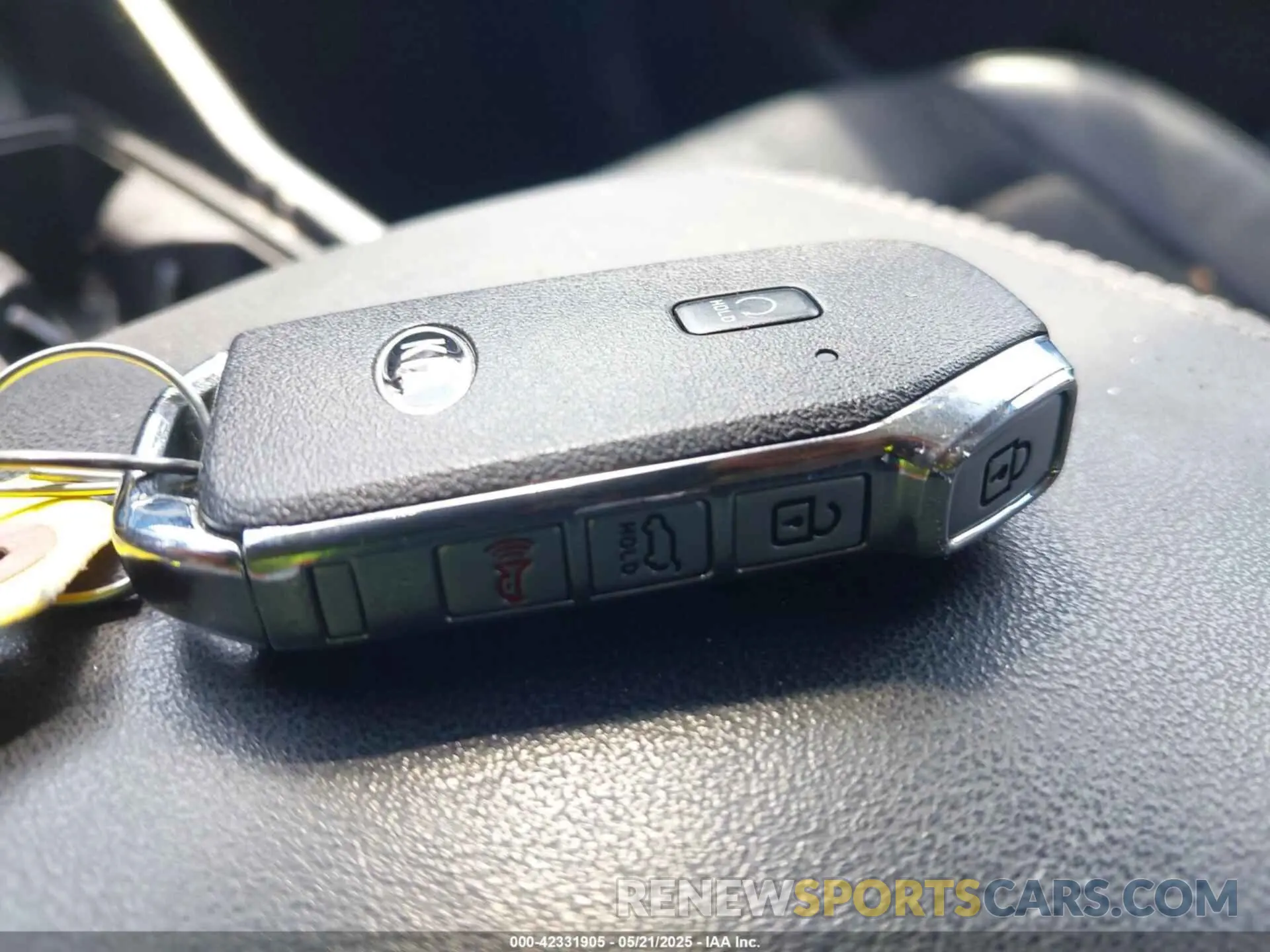 11 Photograph of a damaged car KNDRH4LG3M5024463 KIA SORENTO HYBRID 2021