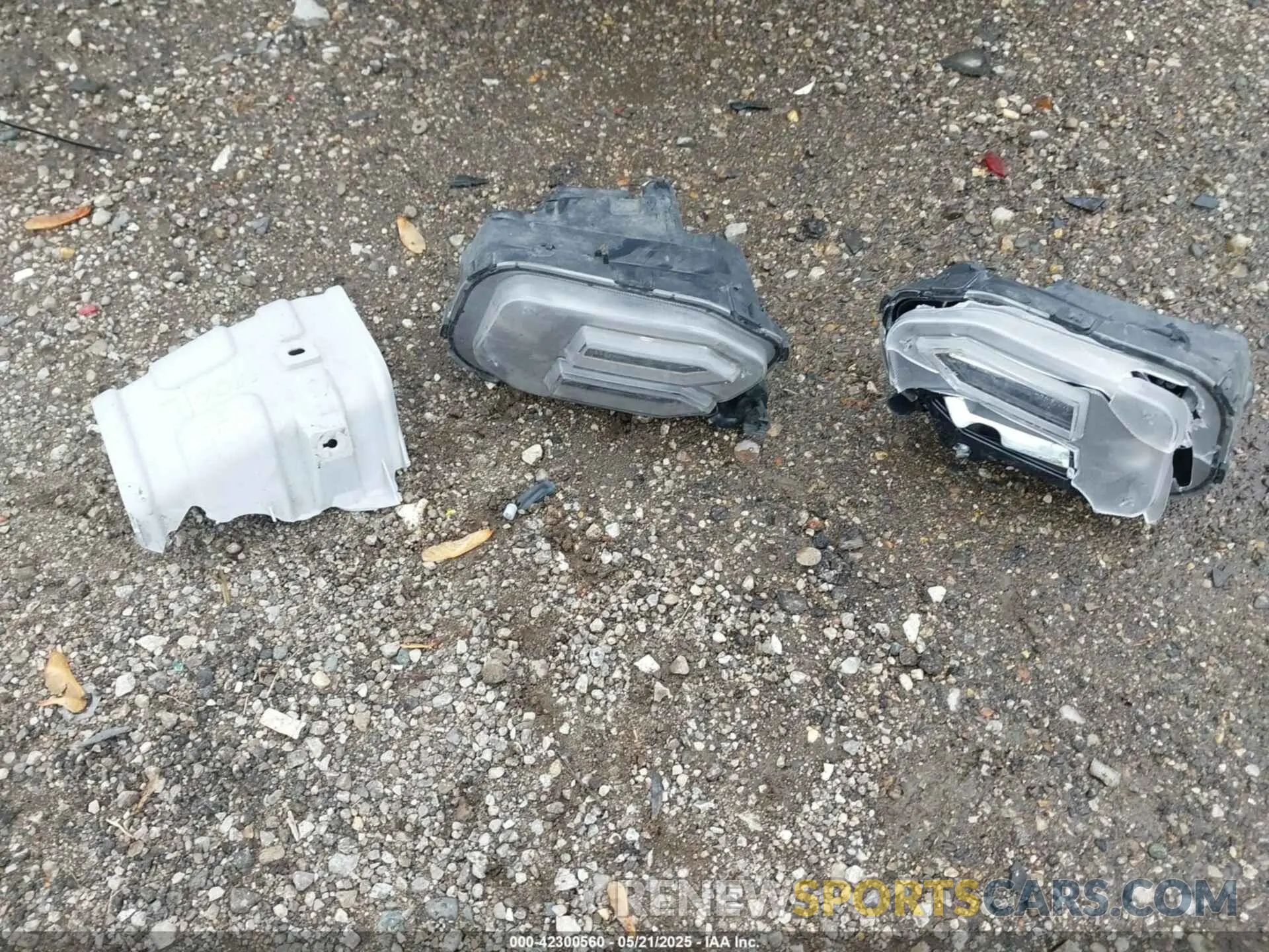 18 Photograph of a damaged car KNDRH4LG8M5035166 KIA SORENTO HYBRID 2021