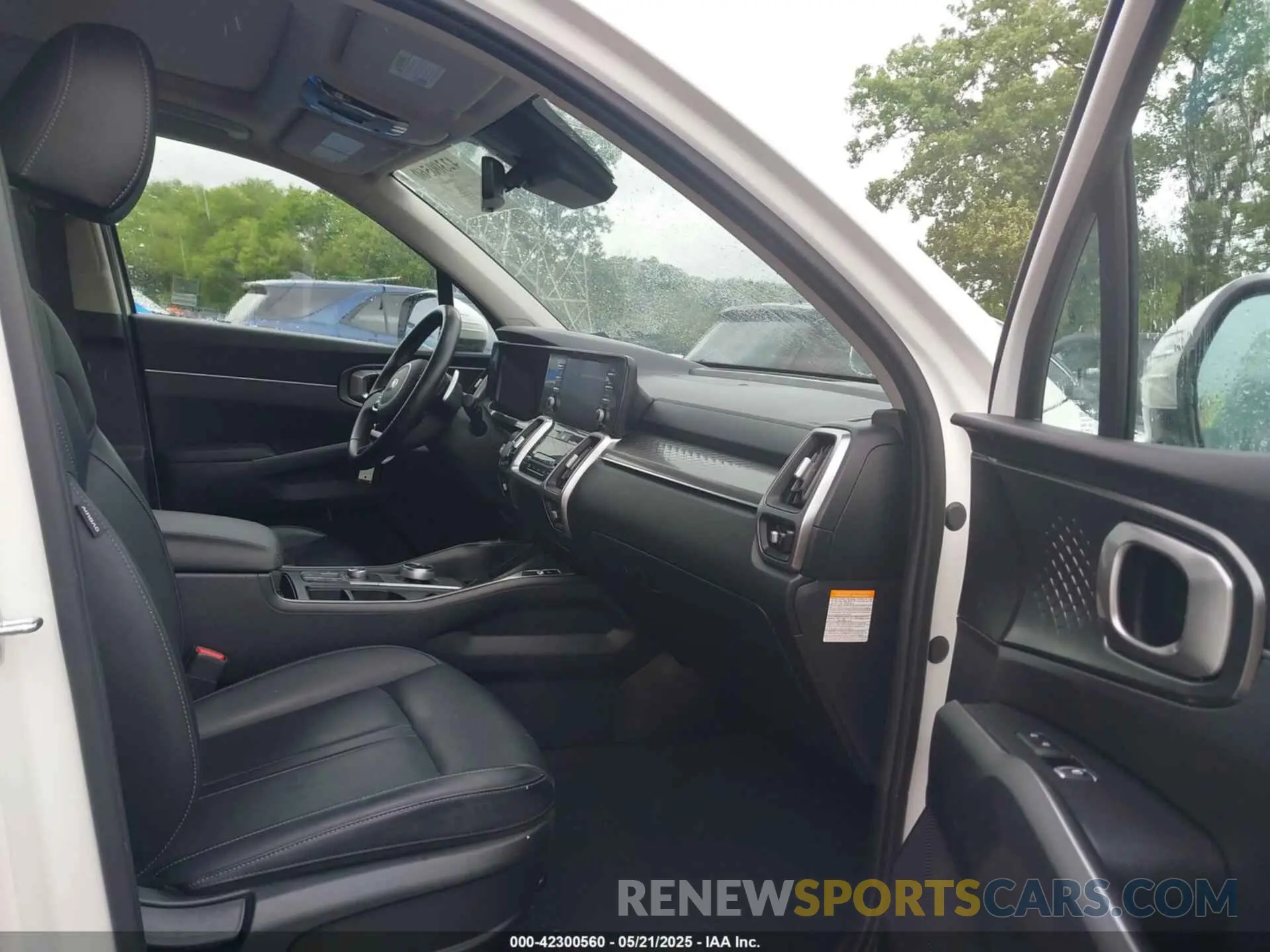 5 Photograph of a damaged car KNDRH4LG8M5035166 KIA SORENTO HYBRID 2021