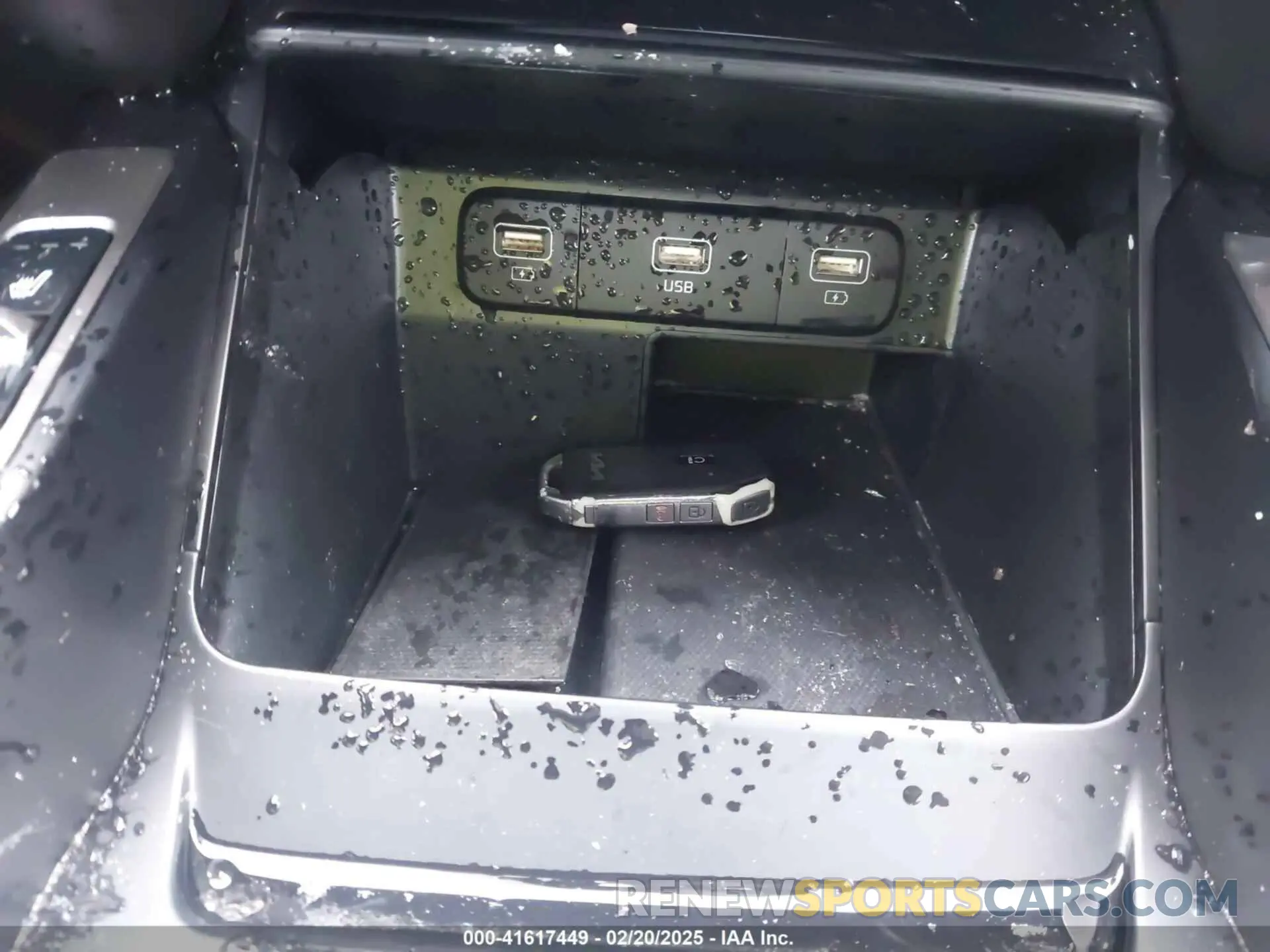 11 Photograph of a damaged car KNDRG4LG4N5102155 KIA SORENTO HYBRID 2022