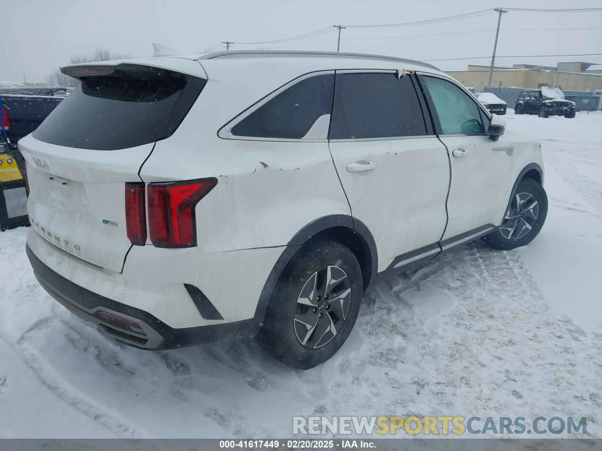4 Photograph of a damaged car KNDRG4LG4N5102155 KIA SORENTO HYBRID 2022