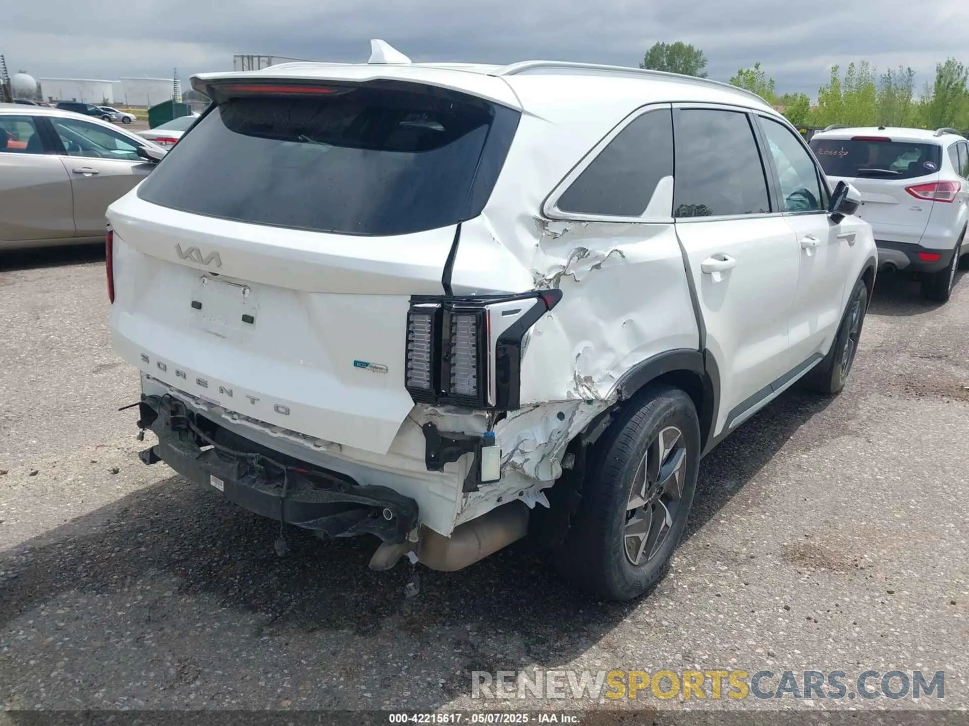 4 Photograph of a damaged car KNDRG4LG5N5085415 KIA SORENTO HYBRID 2022