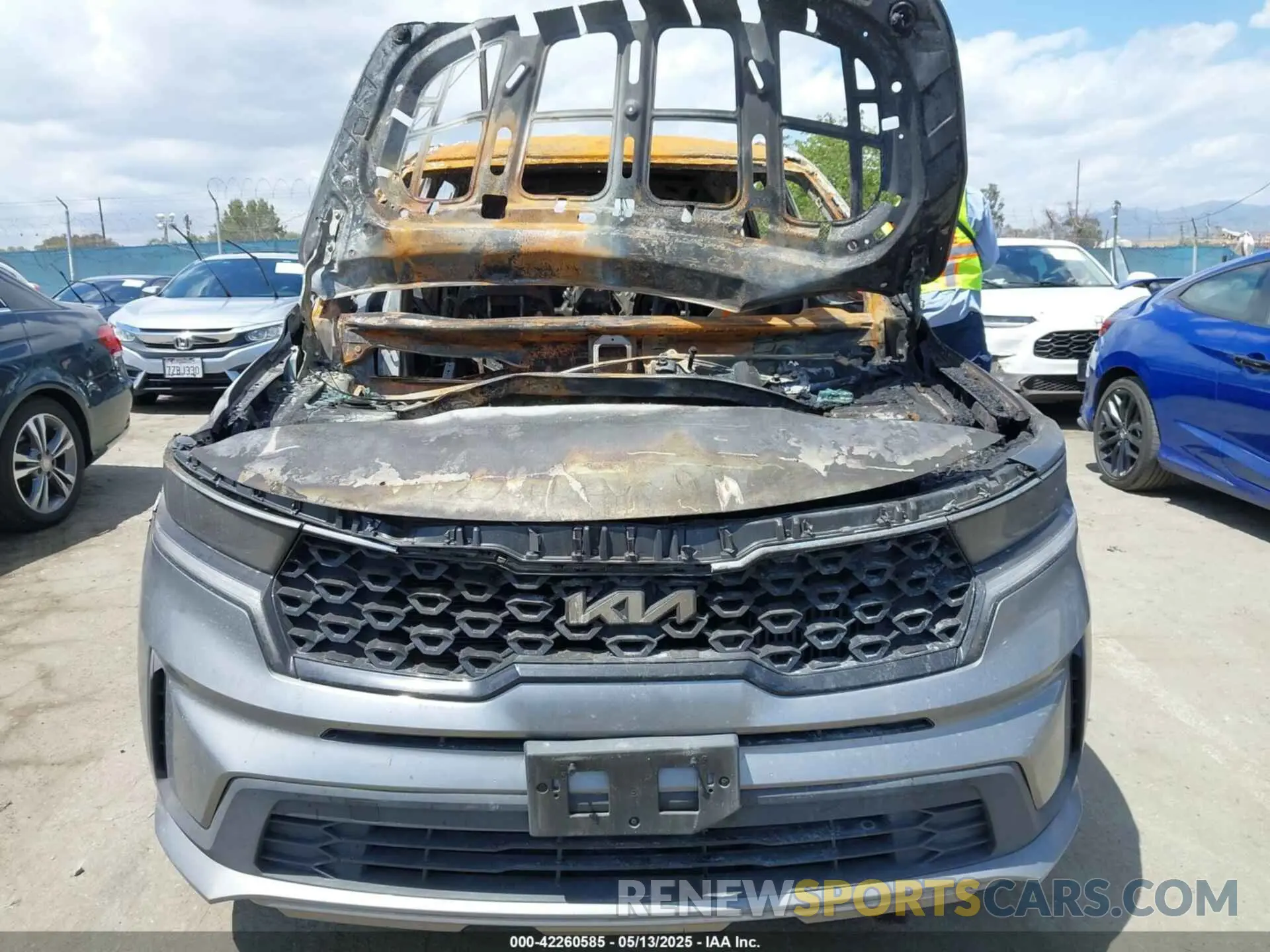 11 Photograph of a damaged car KNDRG4LGXN5110194 KIA SORENTO HYBRID 2022