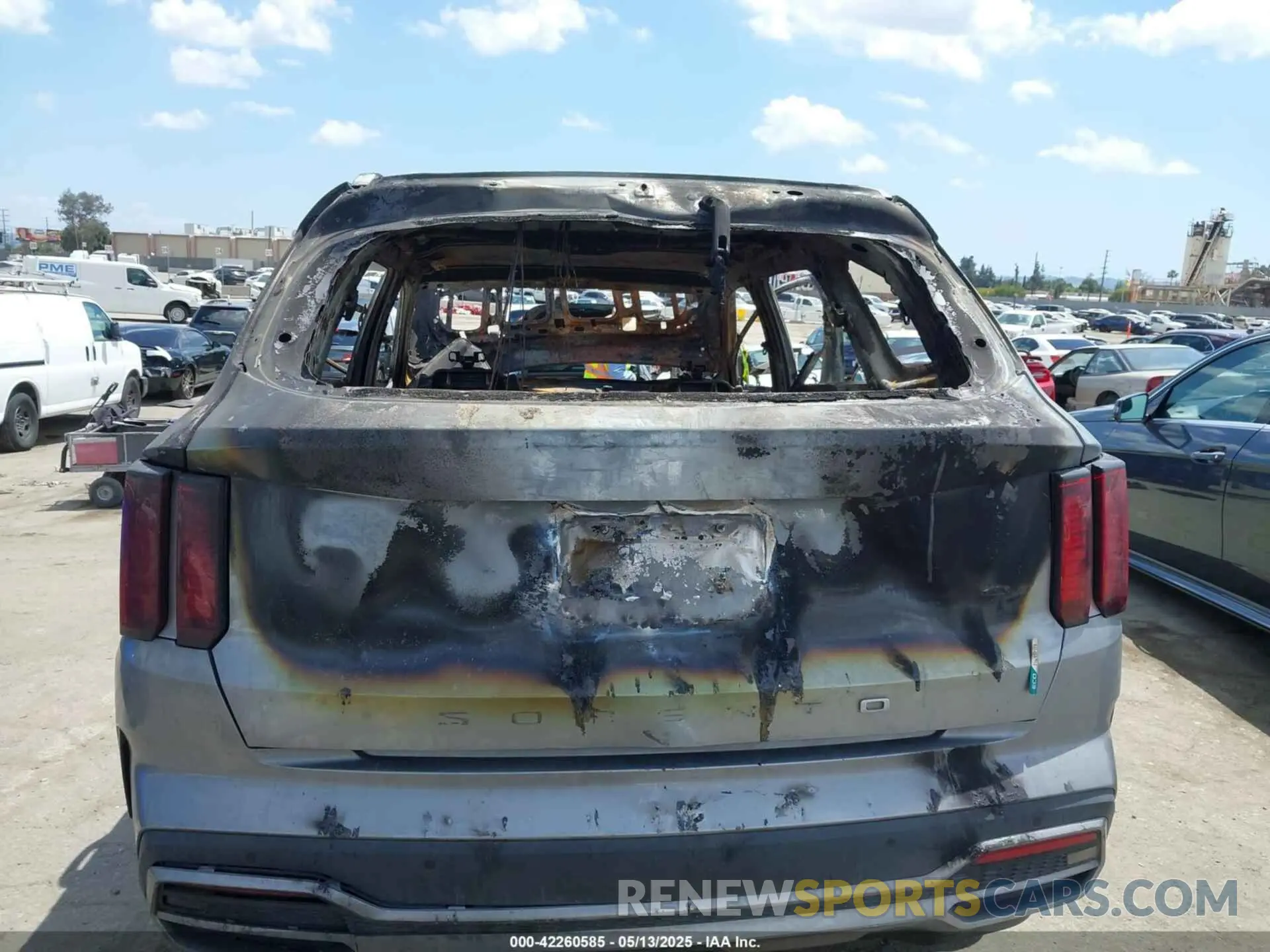 15 Photograph of a damaged car KNDRG4LGXN5110194 KIA SORENTO HYBRID 2022