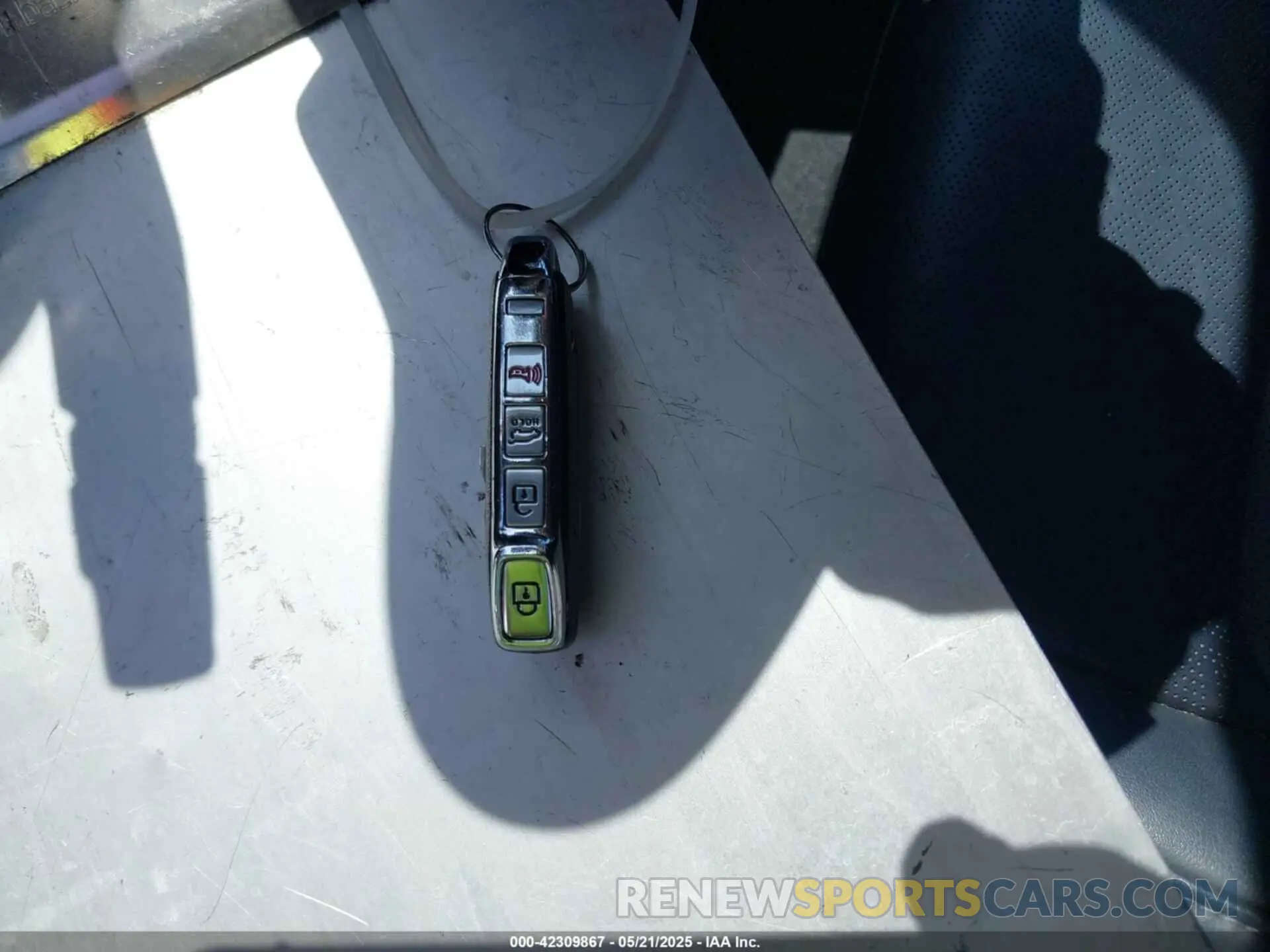 11 Photograph of a damaged car KNDRHDLG3N5117016 KIA SORENTO HYBRID 2022