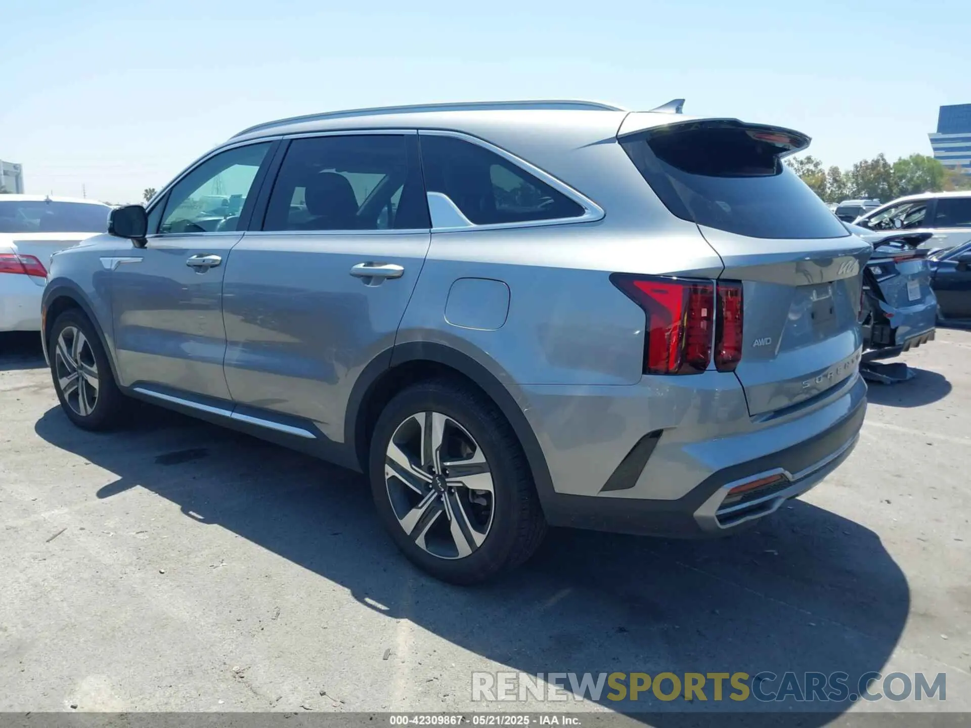 3 Photograph of a damaged car KNDRHDLG3N5117016 KIA SORENTO HYBRID 2022