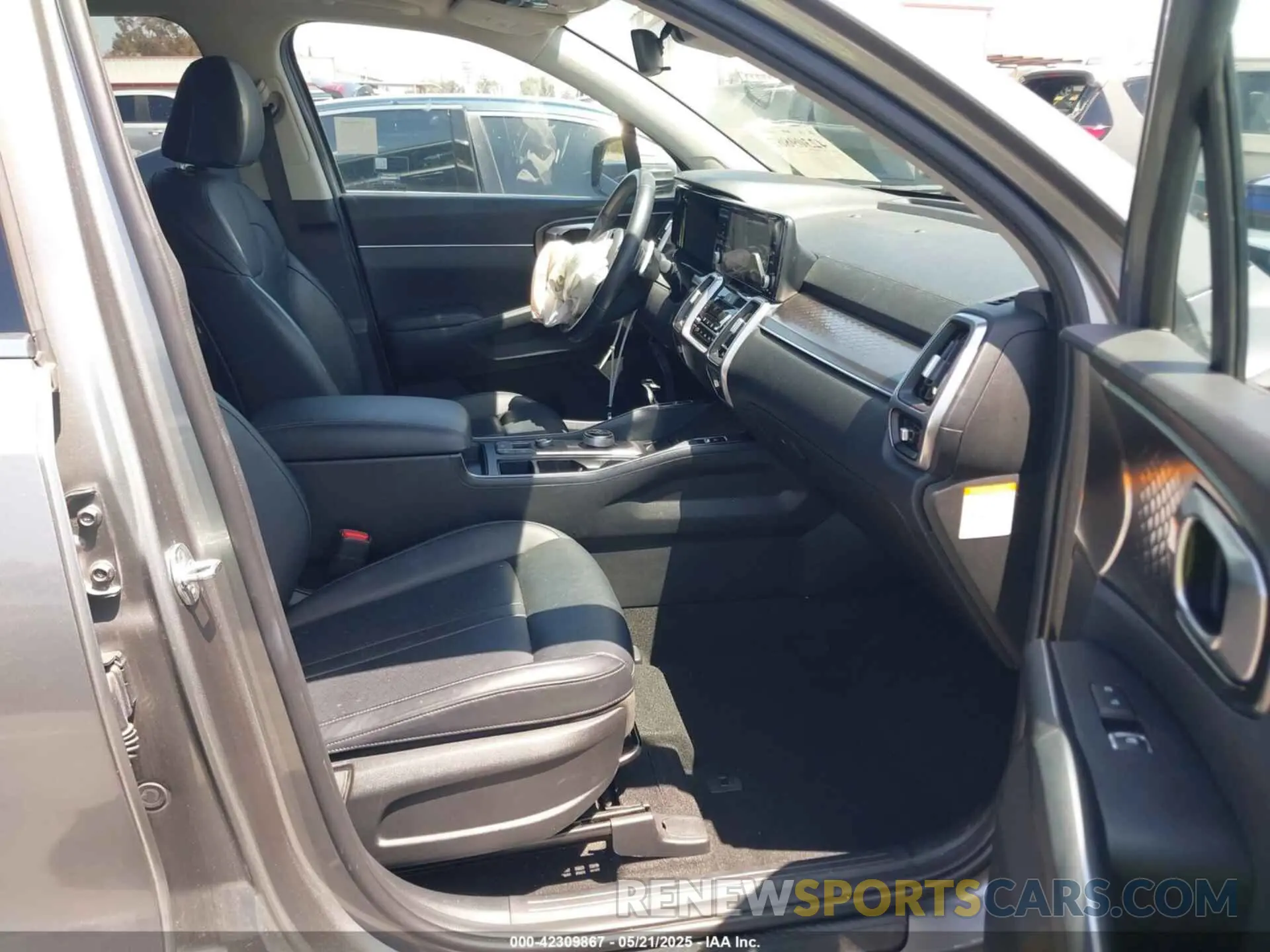 5 Photograph of a damaged car KNDRHDLG3N5117016 KIA SORENTO HYBRID 2022