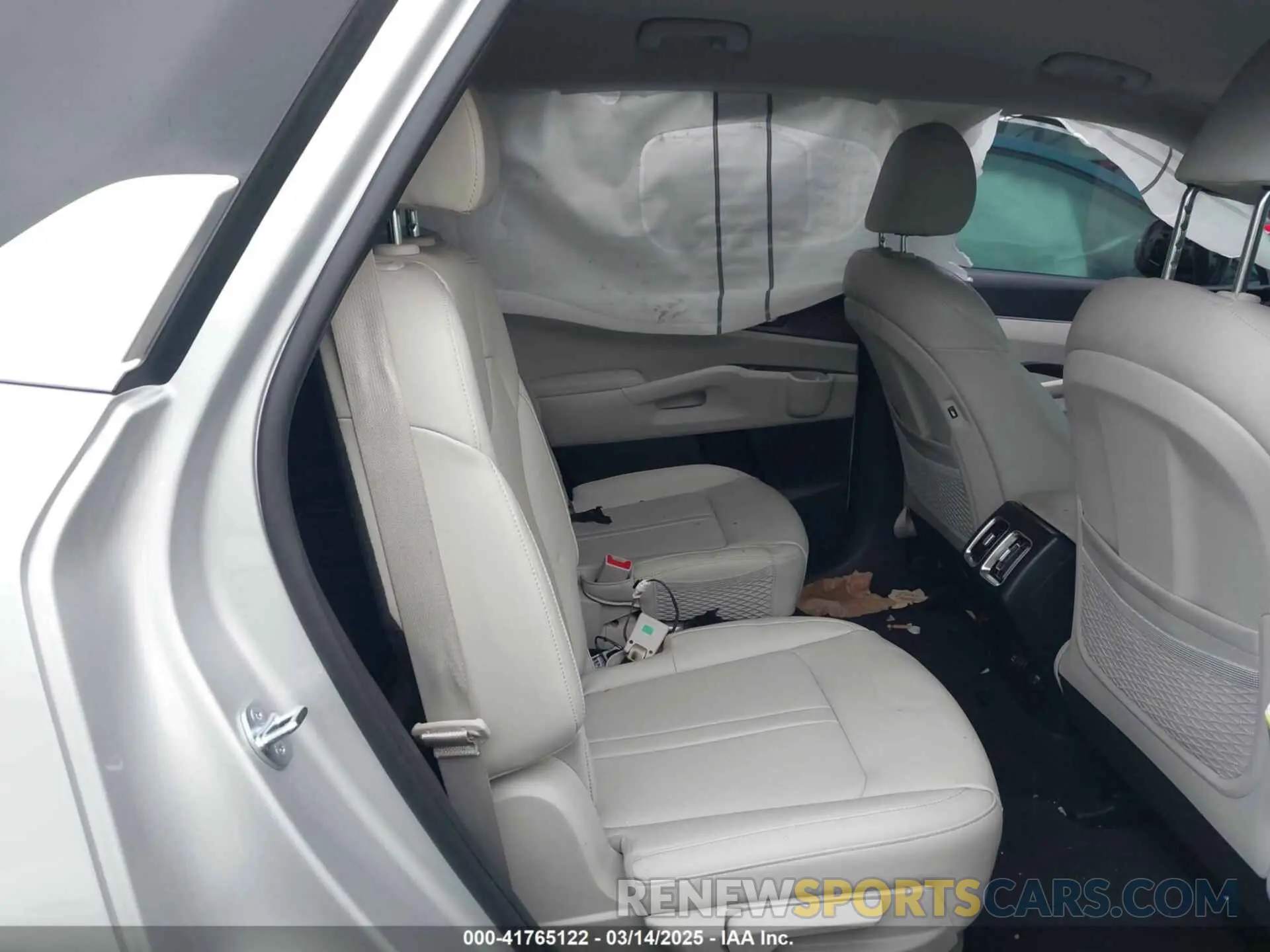 8 Photograph of a damaged car KNDRH4LG1P5156822 KIA SORENTO HYBRID 2023