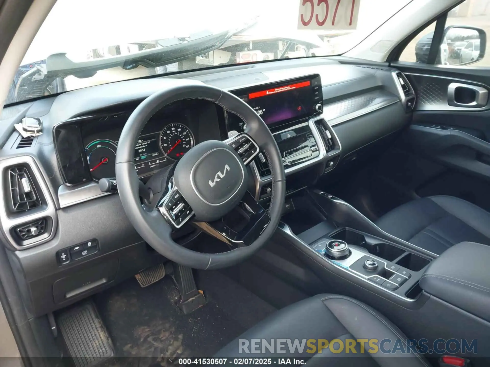 18 Photograph of a damaged car KNDRH4LG2P5173421 KIA SORENTO HYBRID 2023