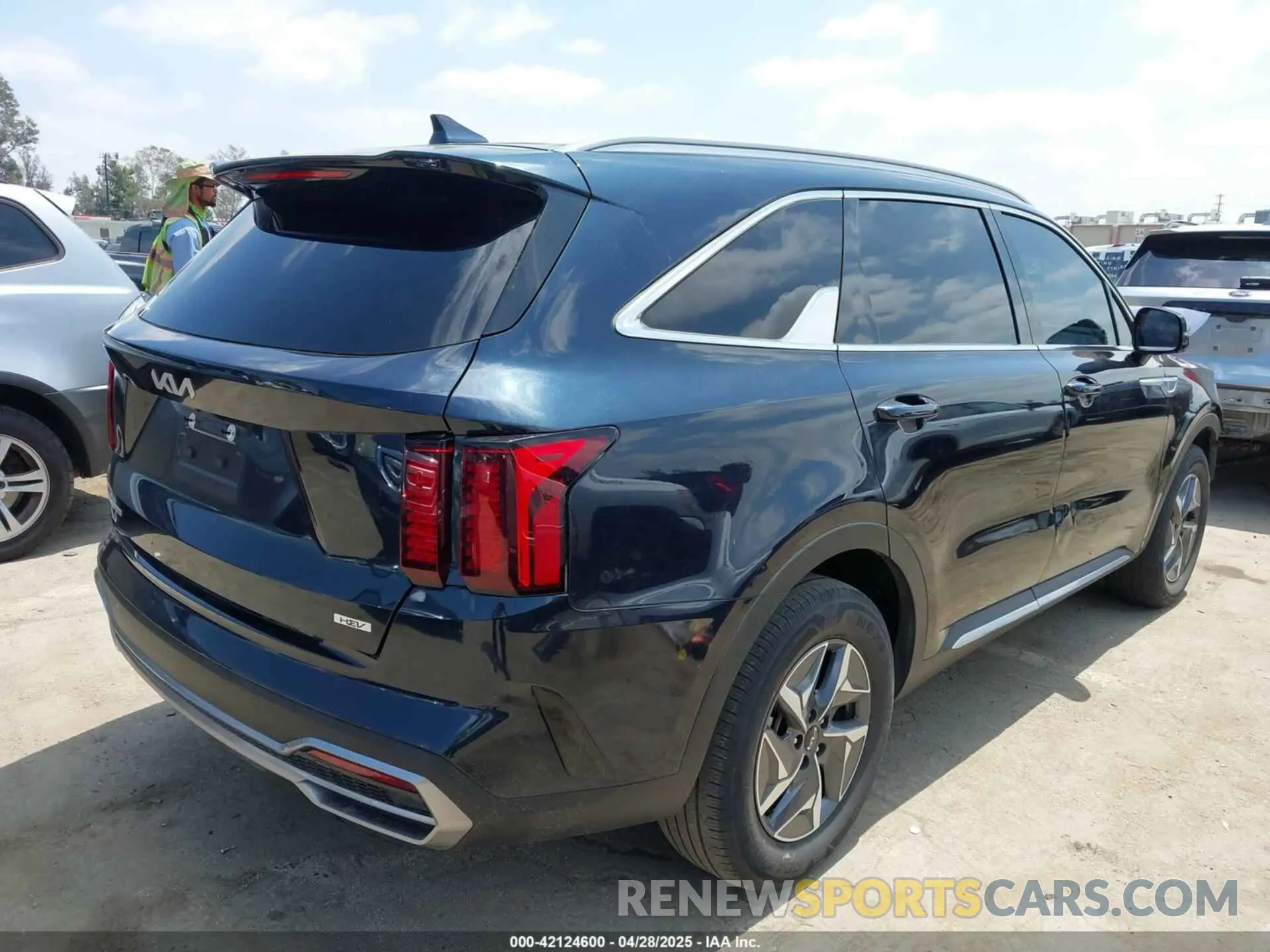 4 Photograph of a damaged car KNDRH4LG4P5142204 KIA SORENTO HYBRID 2023