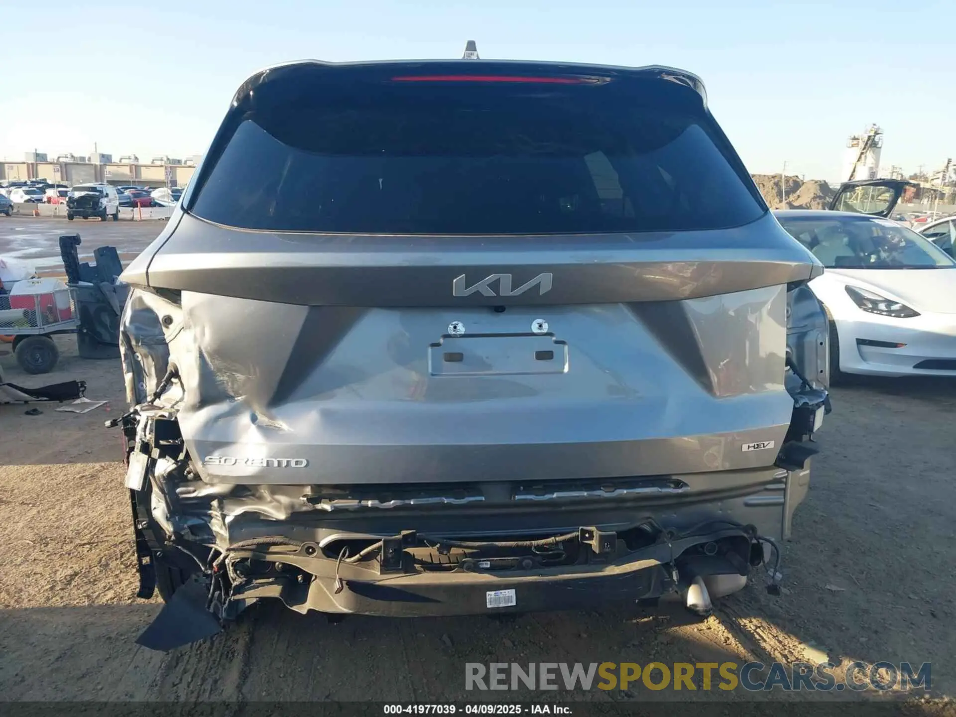 17 Photograph of a damaged car KNDRH4LG6P5184194 KIA SORENTO HYBRID 2023