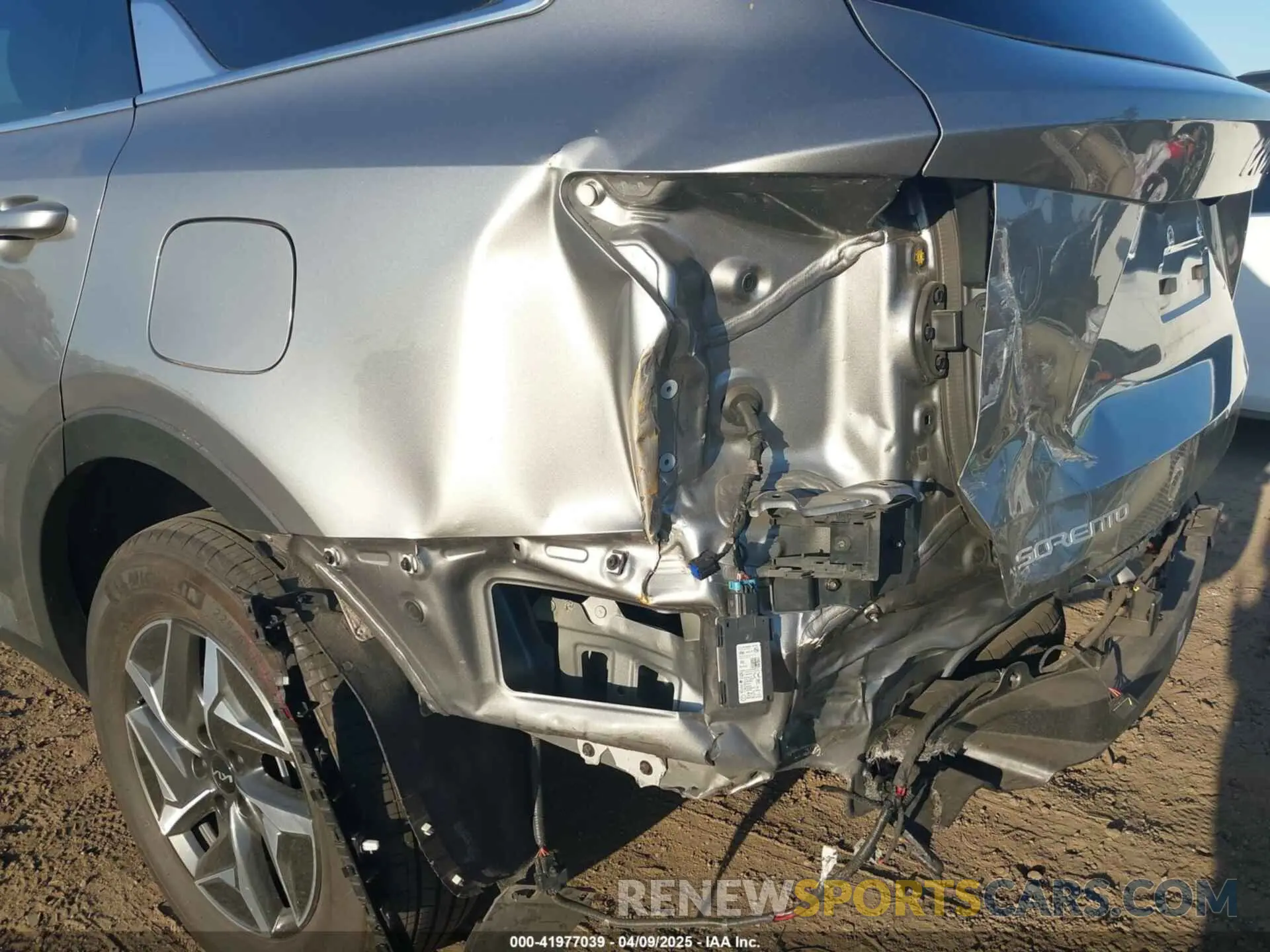 6 Photograph of a damaged car KNDRH4LG6P5184194 KIA SORENTO HYBRID 2023
