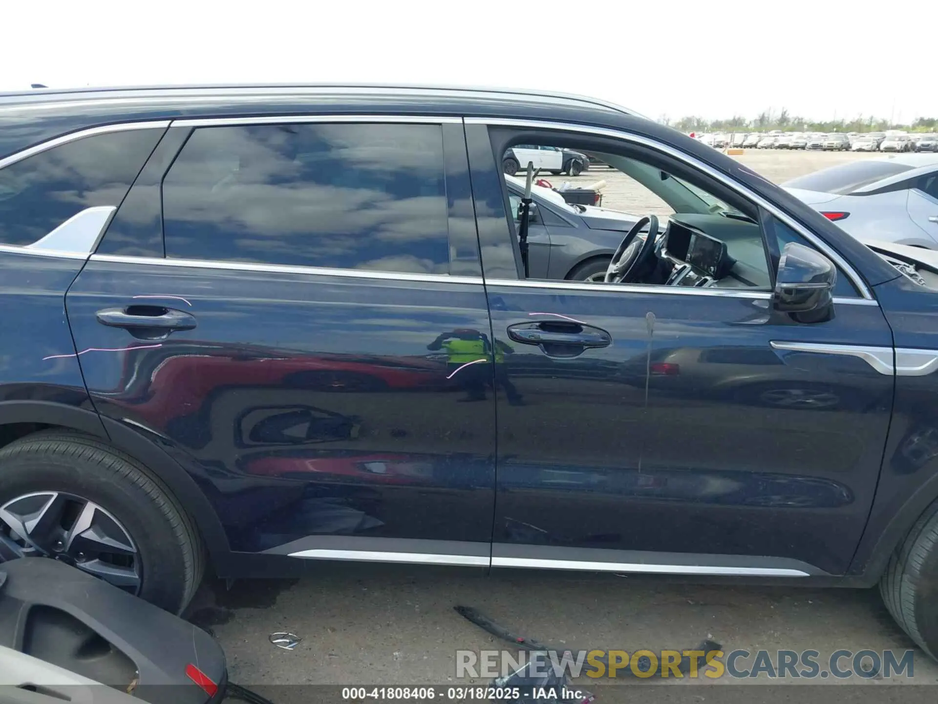14 Photograph of a damaged car KNDRH4LG6P5197995 KIA SORENTO HYBRID 2023