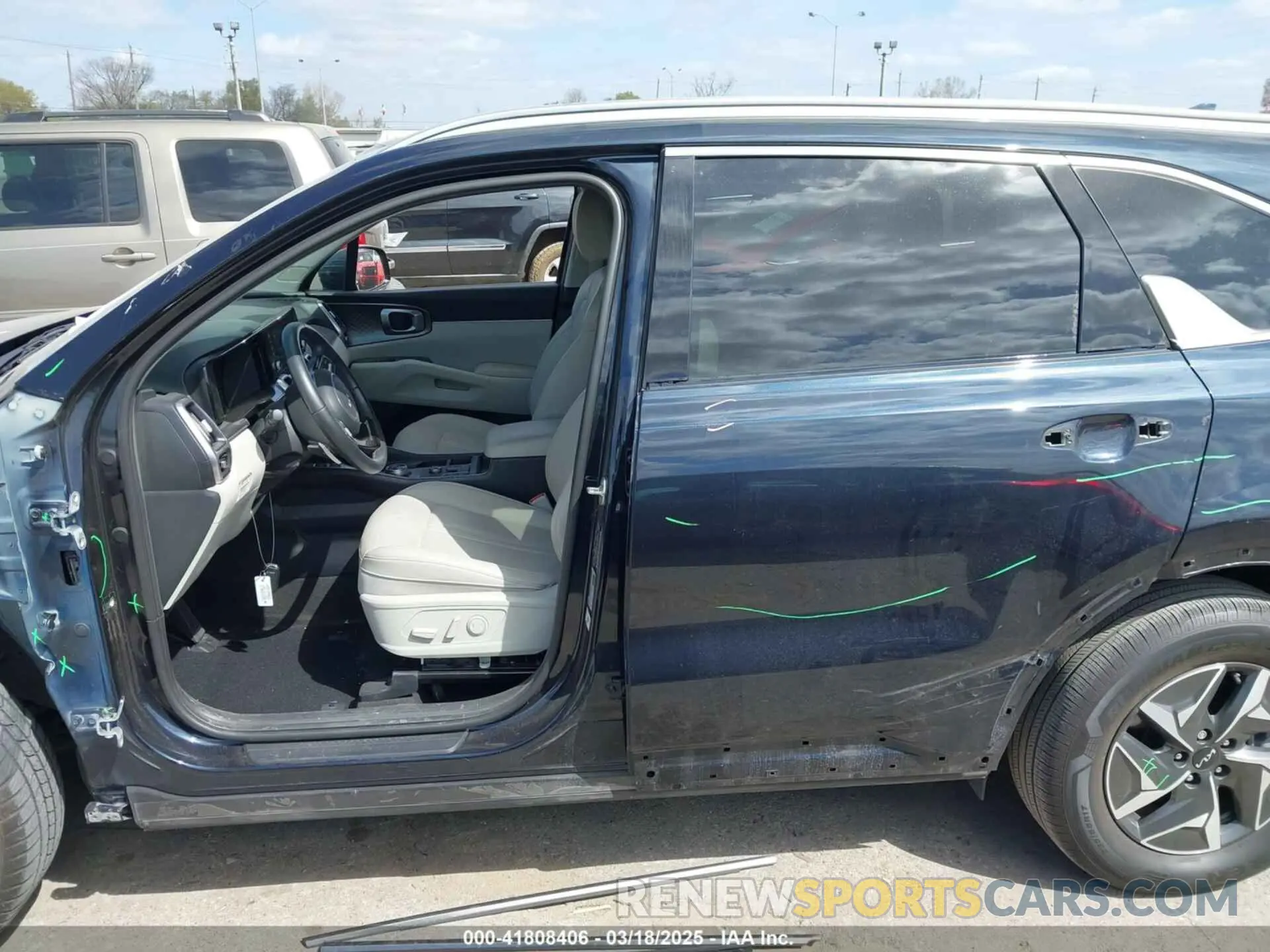 15 Photograph of a damaged car KNDRH4LG6P5197995 KIA SORENTO HYBRID 2023