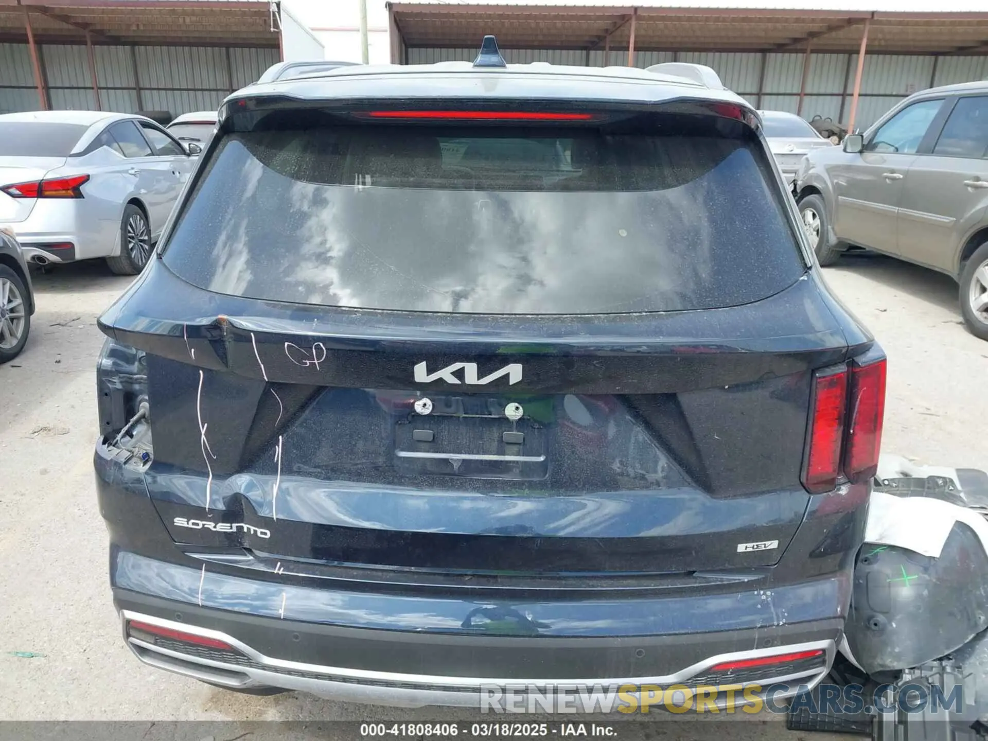 17 Photograph of a damaged car KNDRH4LG6P5197995 KIA SORENTO HYBRID 2023