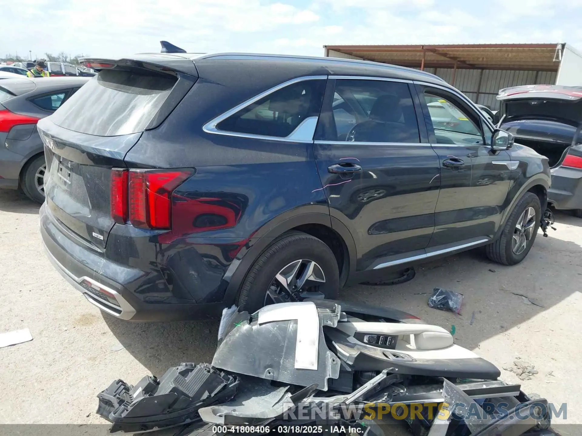 4 Photograph of a damaged car KNDRH4LG6P5197995 KIA SORENTO HYBRID 2023