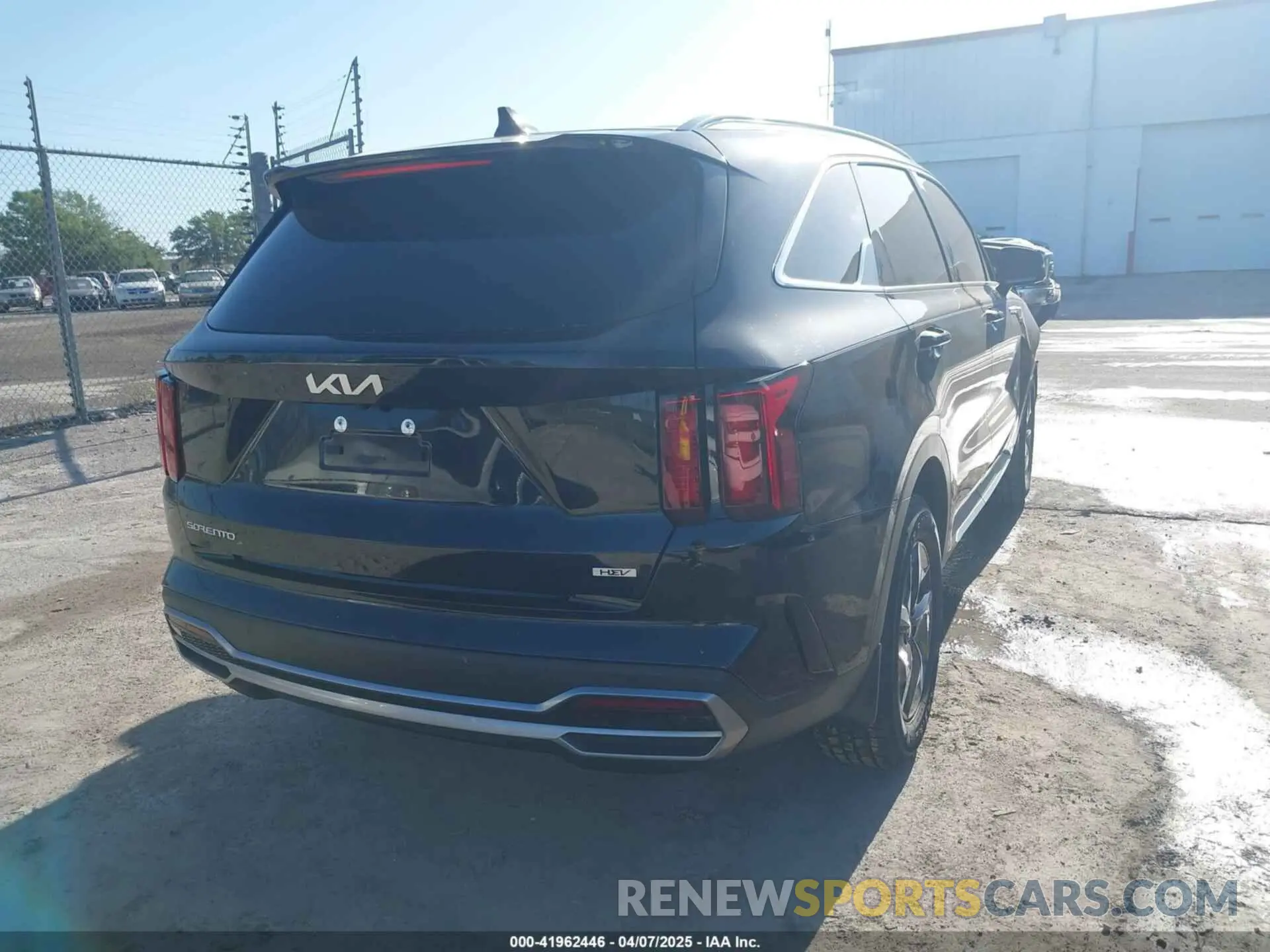 4 Photograph of a damaged car KNDRH4LG9P5172542 KIA SORENTO HYBRID 2023