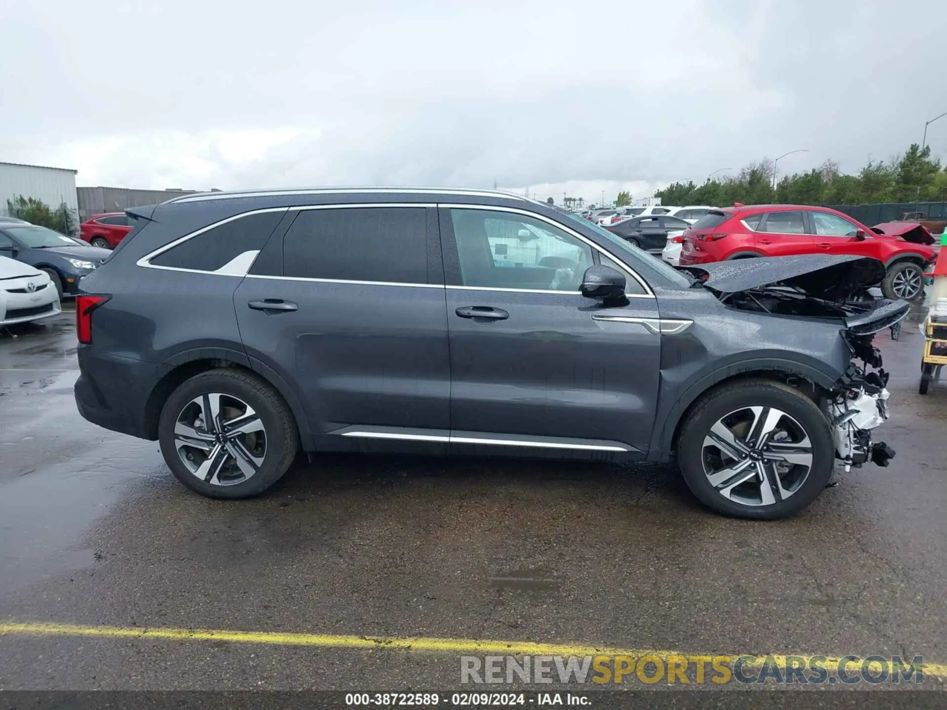 14 Photograph of a damaged car KNDRHDLG6P5142561 KIA SORENTO HYBRID 2023