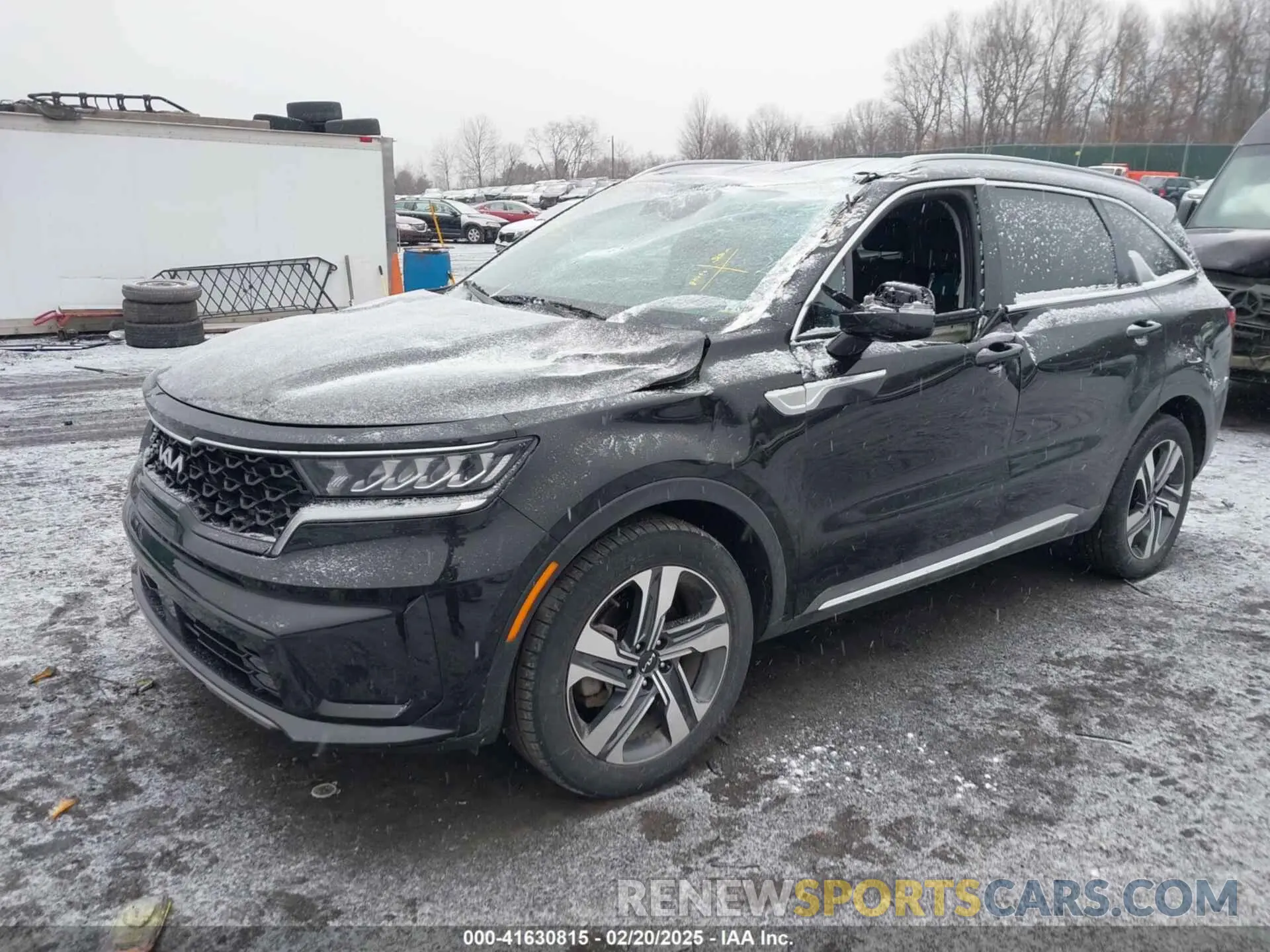 2 Photograph of a damaged car KNDRHDLG6P5206453 KIA SORENTO HYBRID 2023