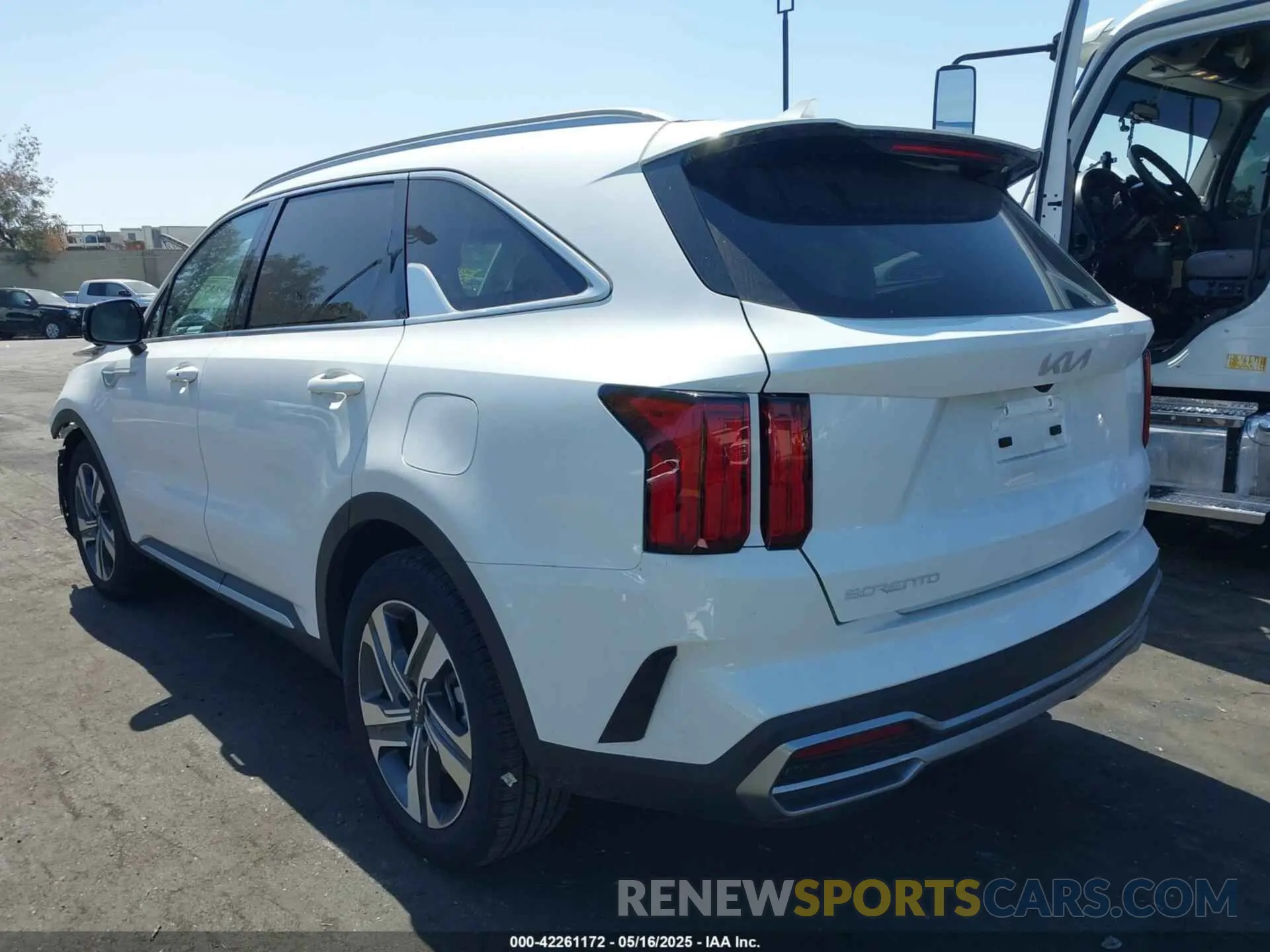 3 Photograph of a damaged car KNDRKDLG0P5208250 KIA SORENTO HYBRID 2023