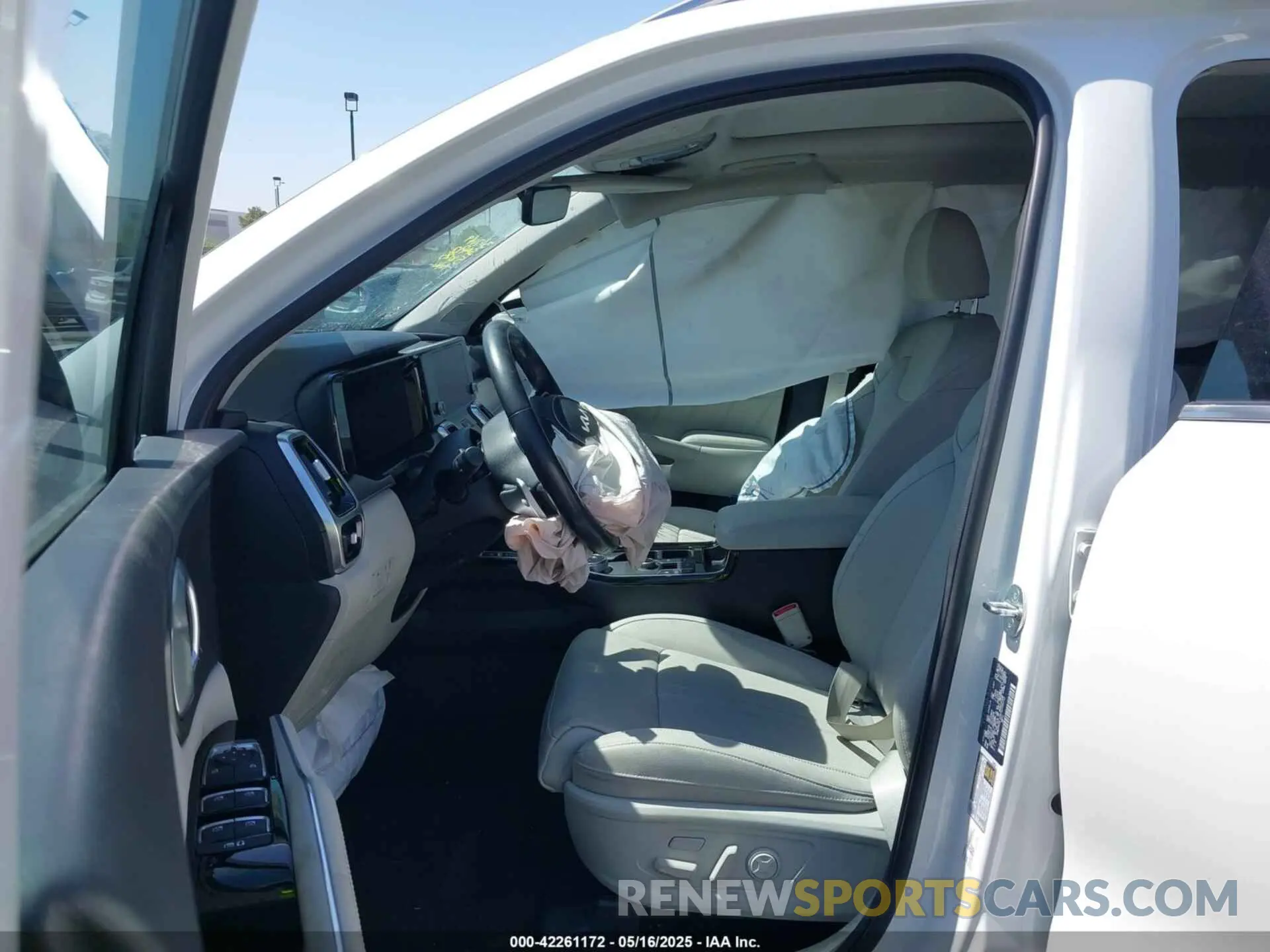 5 Photograph of a damaged car KNDRKDLG0P5208250 KIA SORENTO HYBRID 2023