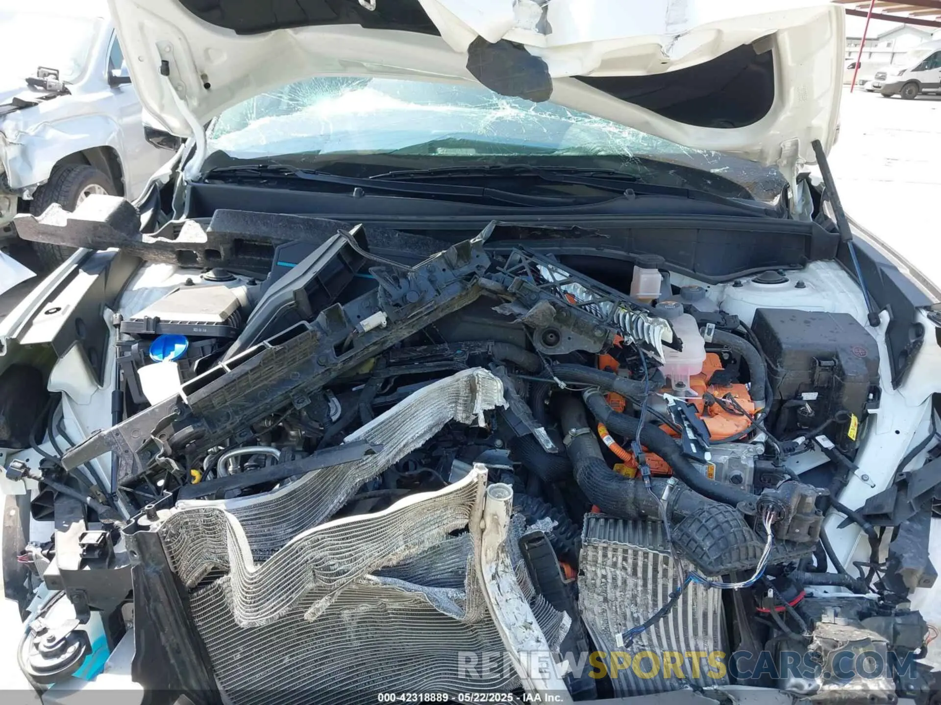 10 Photograph of a damaged car KNDRKDLG2P5170701 KIA SORENTO HYBRID 2023
