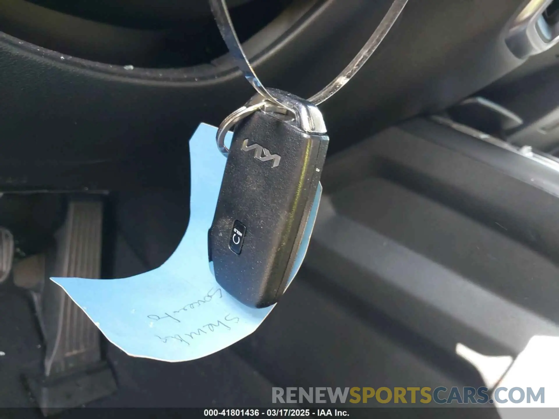 11 Photograph of a damaged car KNDRHDLG5R5259177 KIA SORENTO HYBRID 2024