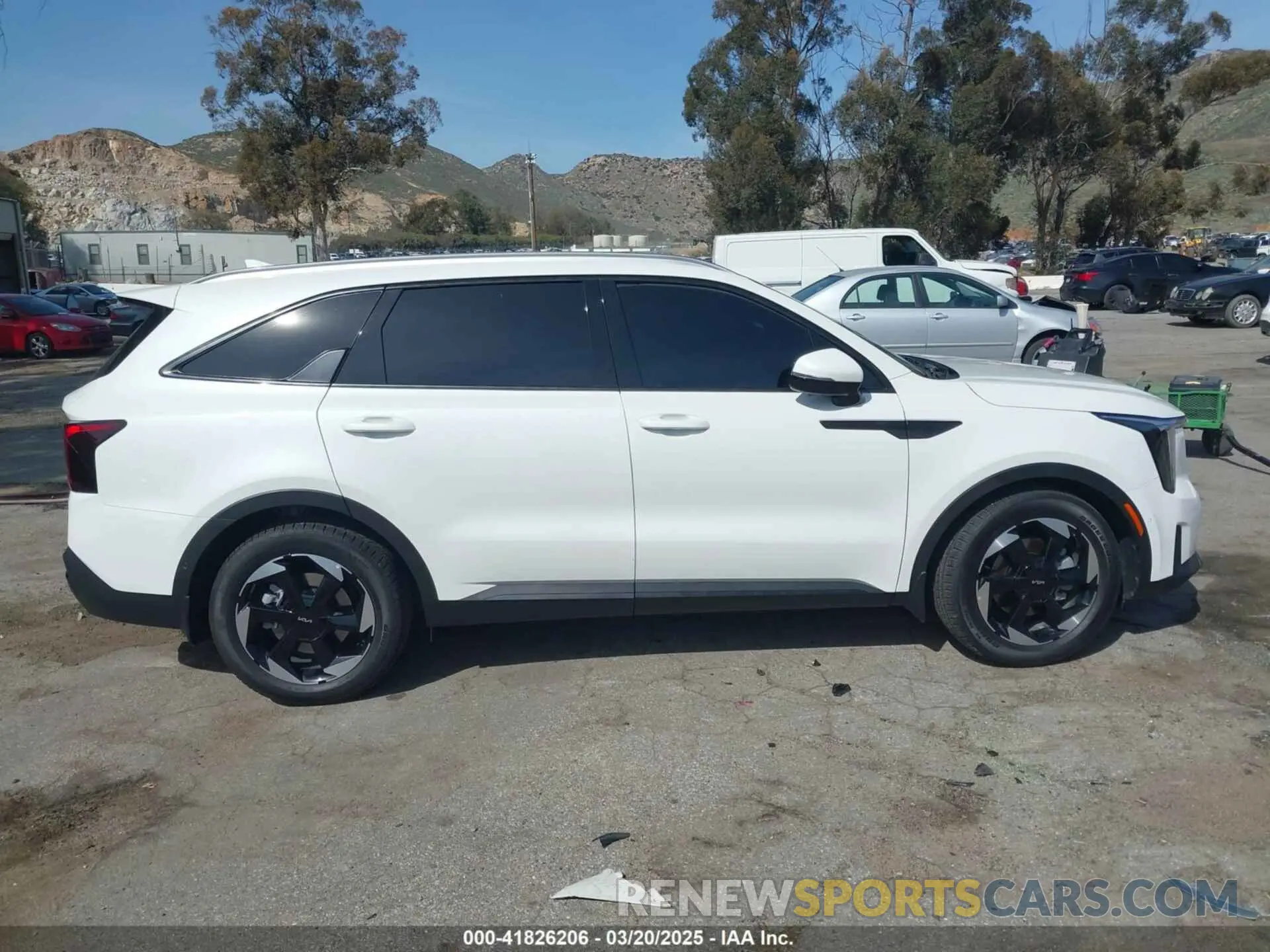 13 Photograph of a damaged car KNDRKDJG2S5352409 KIA SORENTO HYBRID 2025