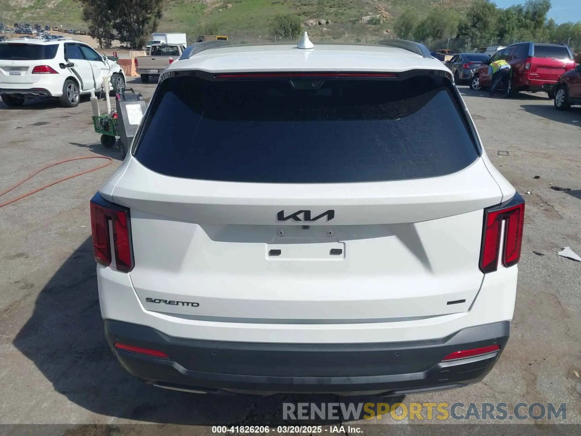 16 Photograph of a damaged car KNDRKDJG2S5352409 KIA SORENTO HYBRID 2025
