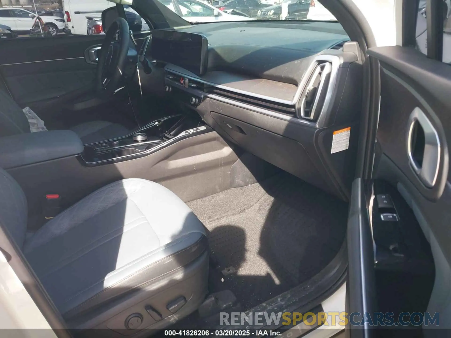 5 Photograph of a damaged car KNDRKDJG2S5352409 KIA SORENTO HYBRID 2025