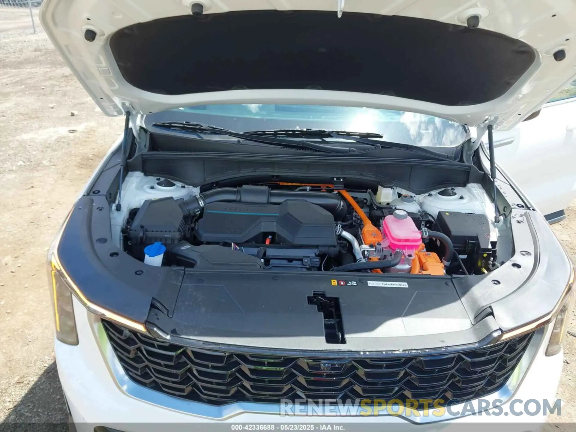 10 Photograph of a damaged car KNDRKDJG6S5374395 KIA SORENTO HYBRID 2025