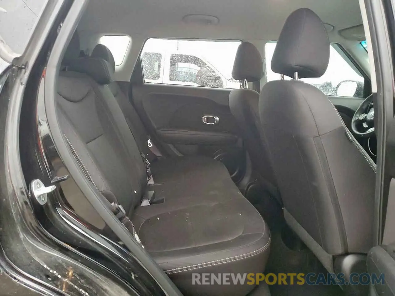 10 Photograph of a damaged car KNDJN2A20K7009356 KIA SOUL 2019