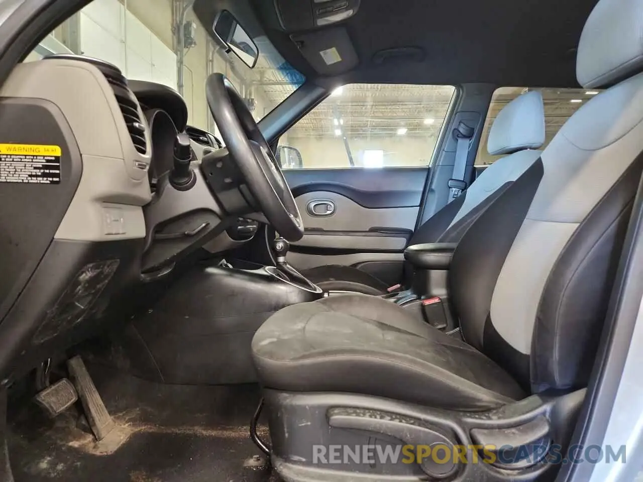 7 Photograph of a damaged car KNDJN2A20K7641046 KIA SOUL 2019