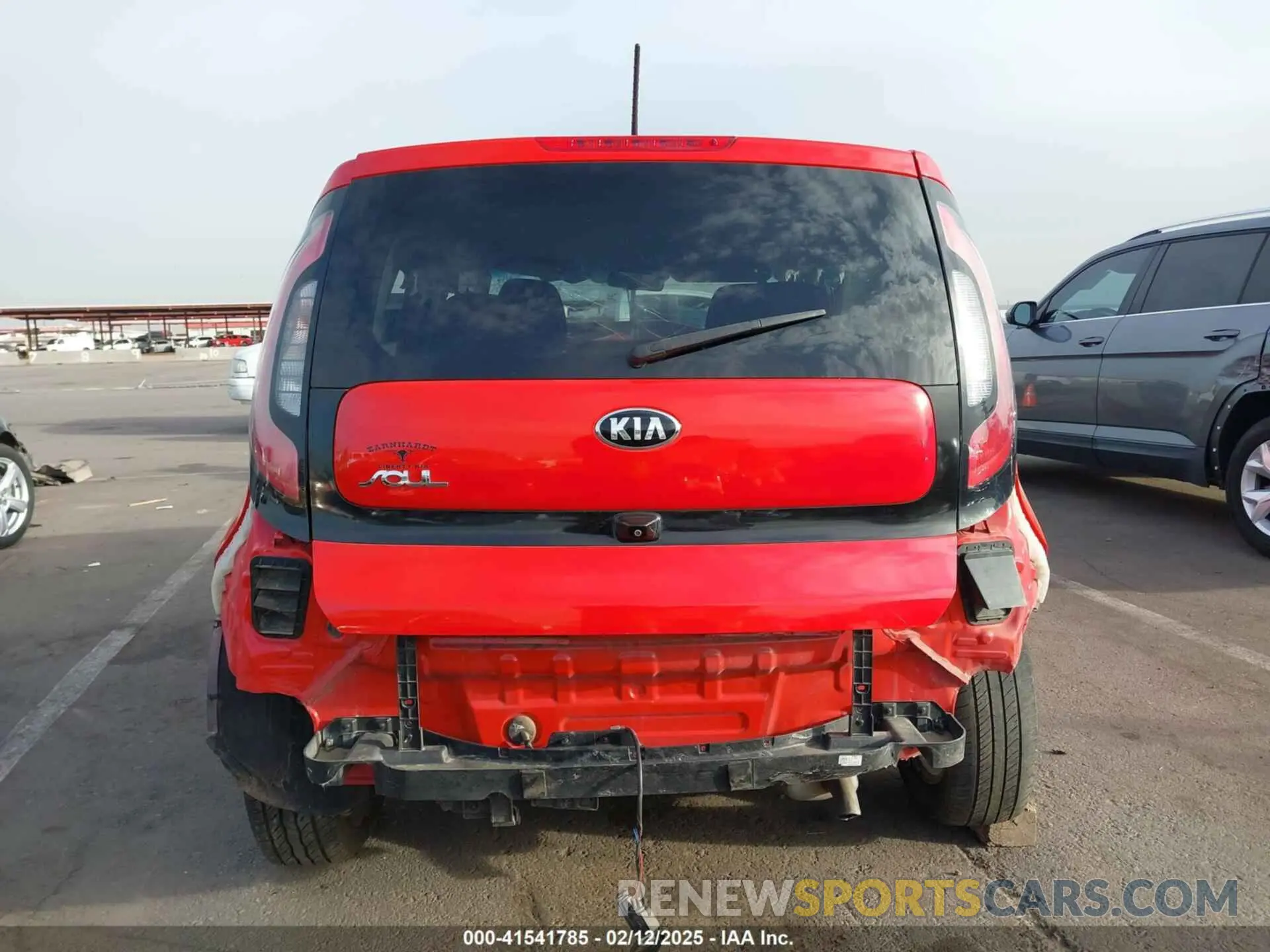 17 Photograph of a damaged car KNDJN2A20K7649583 KIA SOUL 2019