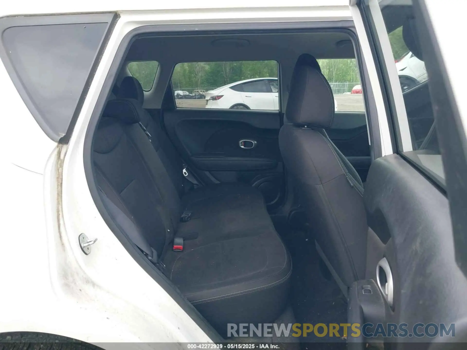 8 Photograph of a damaged car KNDJN2A20K7656081 KIA SOUL 2019